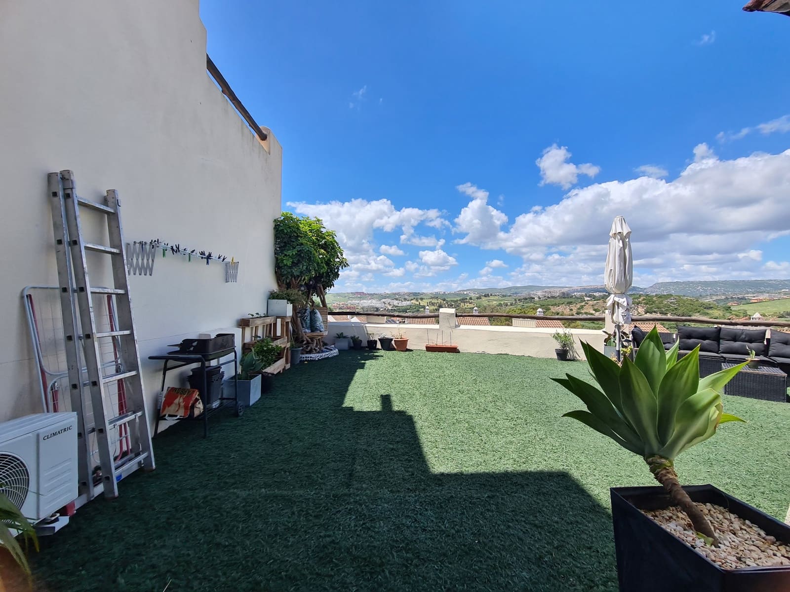 2 soverom Leilighet til salgs i Casares med svømmebasseng garasje - € 353 000 (Ref: 9824804)