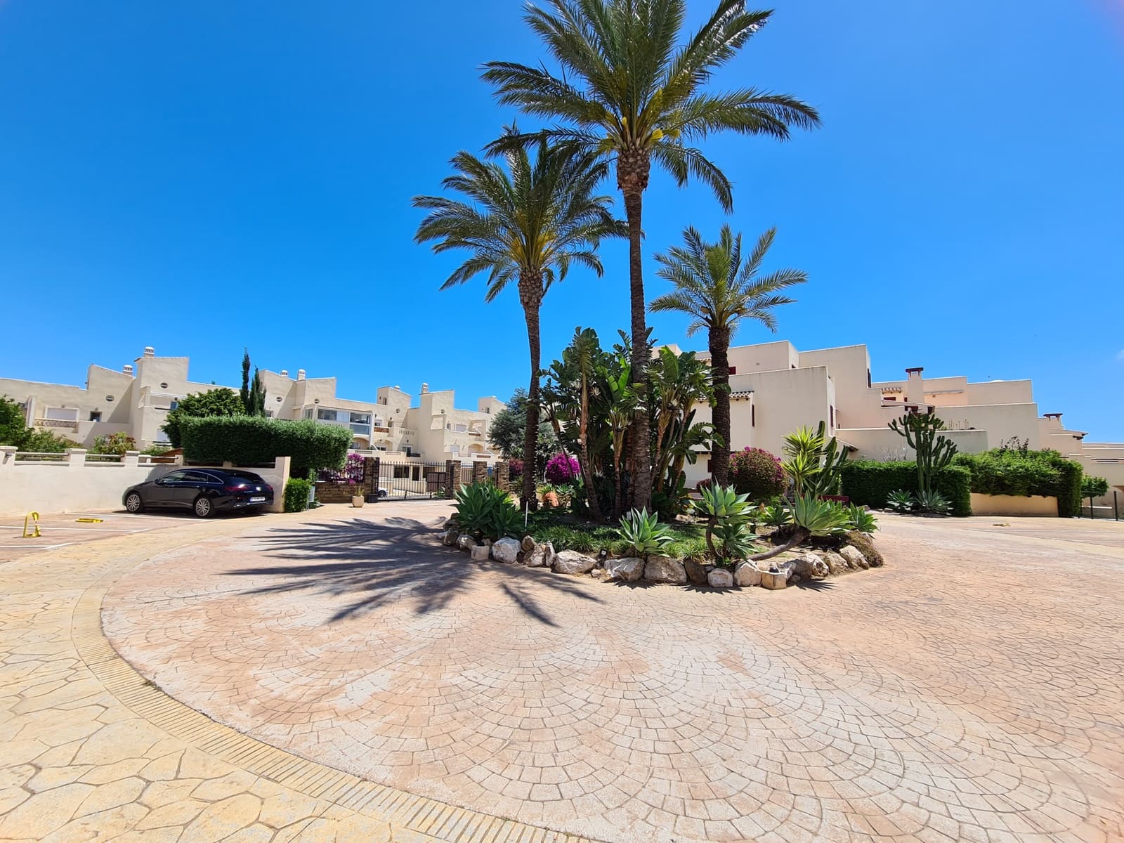 2 soverom Leilighet til salgs i Casares med svømmebasseng garasje - € 353 000 (Ref: 9824804)