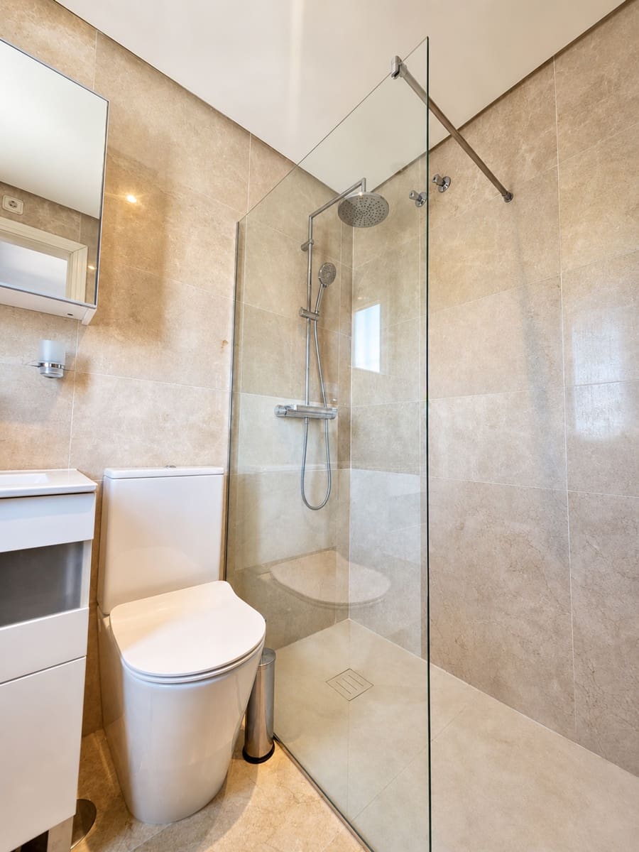 3 soveværelse Semi-Rækkehus til salg i La Duquesa / Puerto de la Duquesa med garage - € 375.000 (Ref: 9824805)
