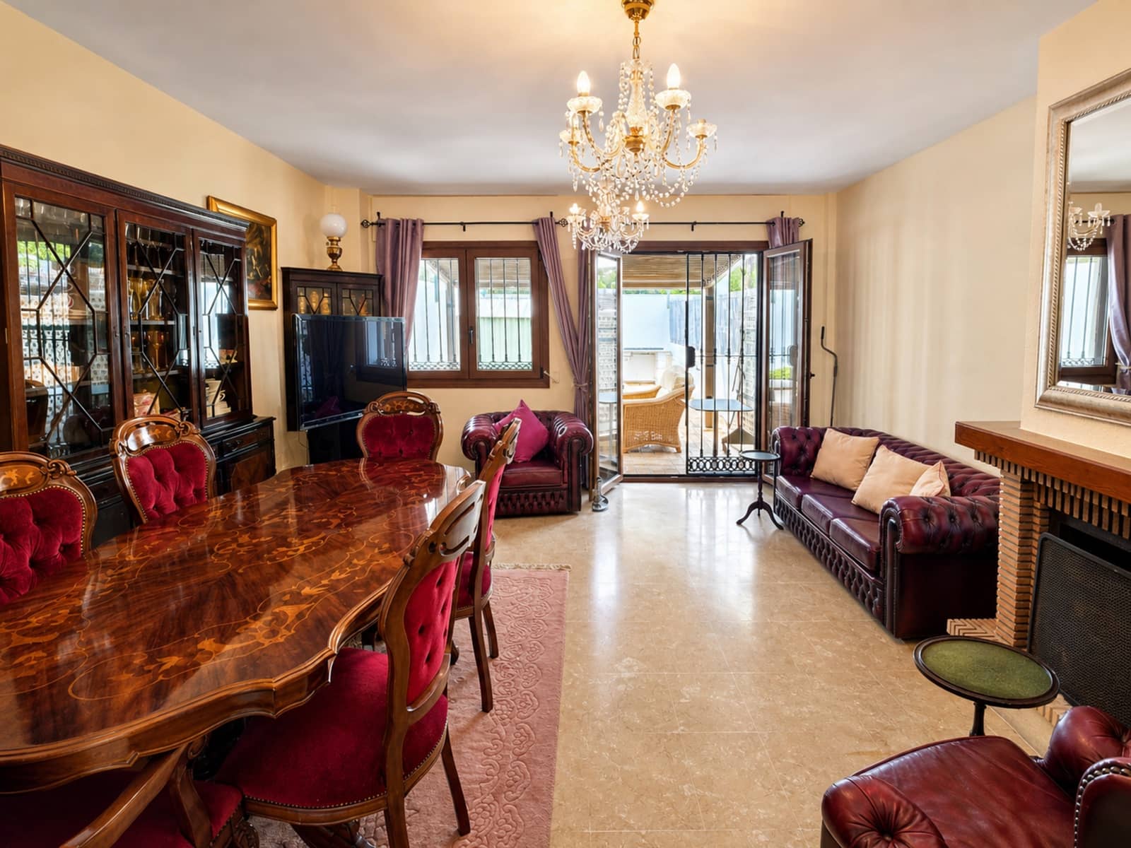 3 soveværelse Semi-Rækkehus til salg i La Duquesa / Puerto de la Duquesa med garage - € 375.000 (Ref: 9824805)