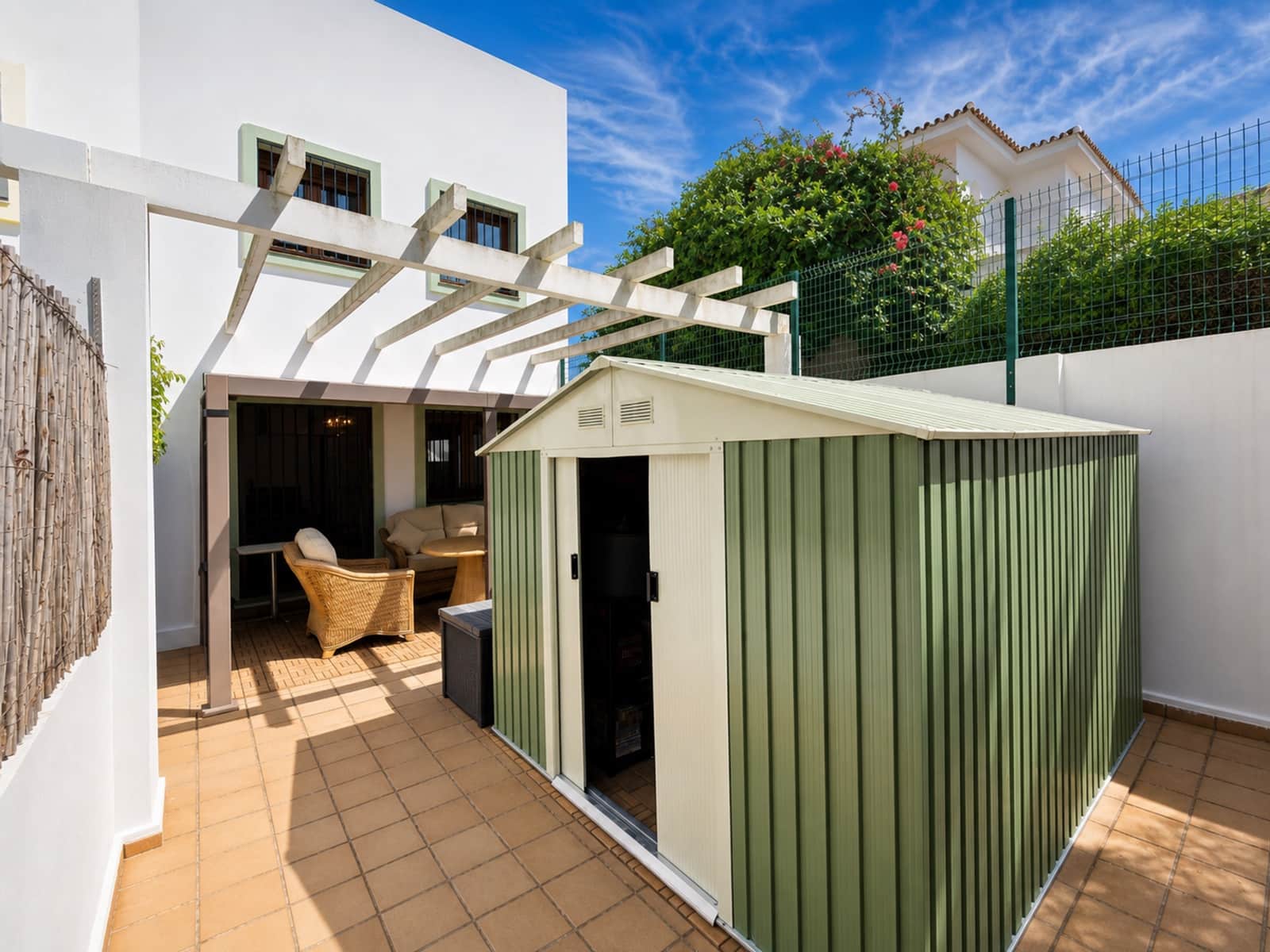 3 soveværelse Semi-Rækkehus til salg i La Duquesa / Puerto de la Duquesa med garage - € 375.000 (Ref: 9824805)