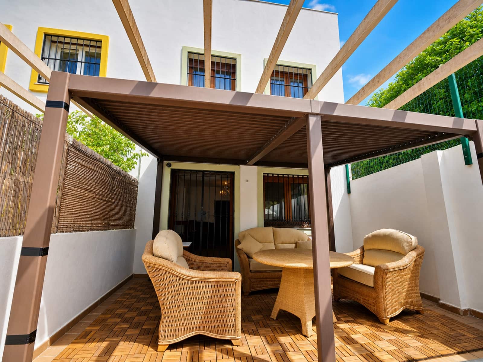 3 soveværelse Semi-Rækkehus til salg i La Duquesa / Puerto de la Duquesa med garage - € 375.000 (Ref: 9824805)