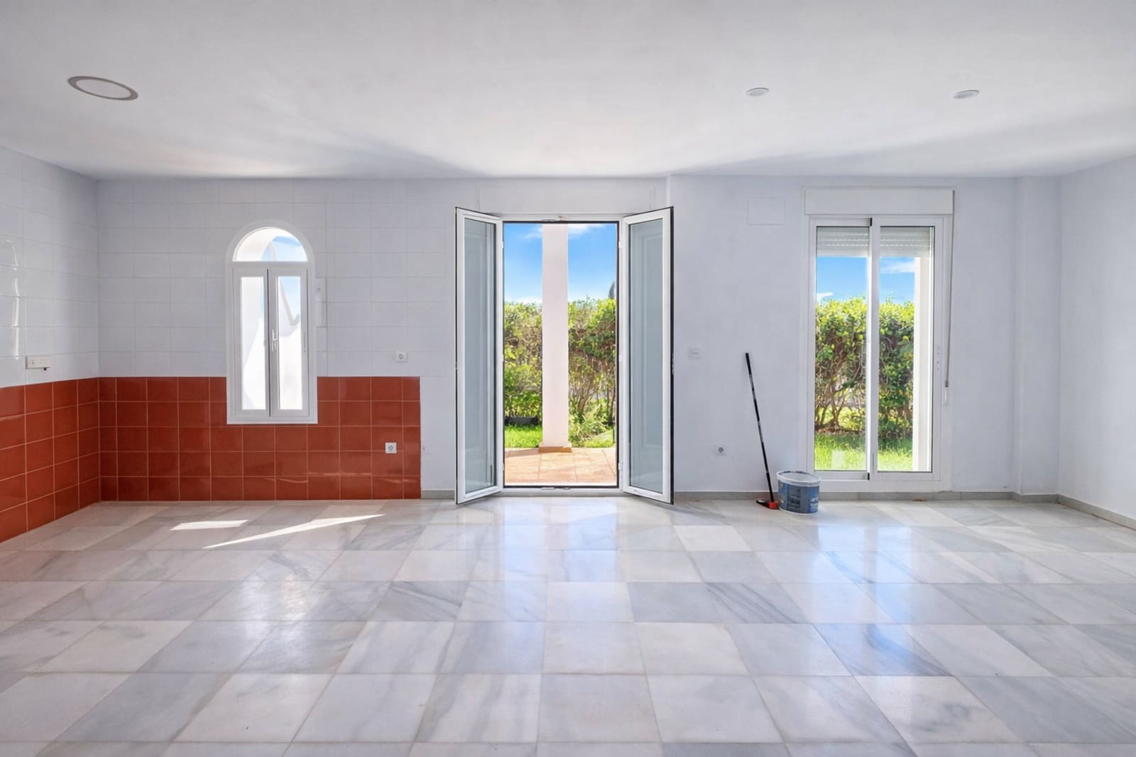 3 quarto Apartamento para venda em La Duquesa / Puerto de la Duquesa com piscina garagem - 275 000 € (Ref: 9836215)