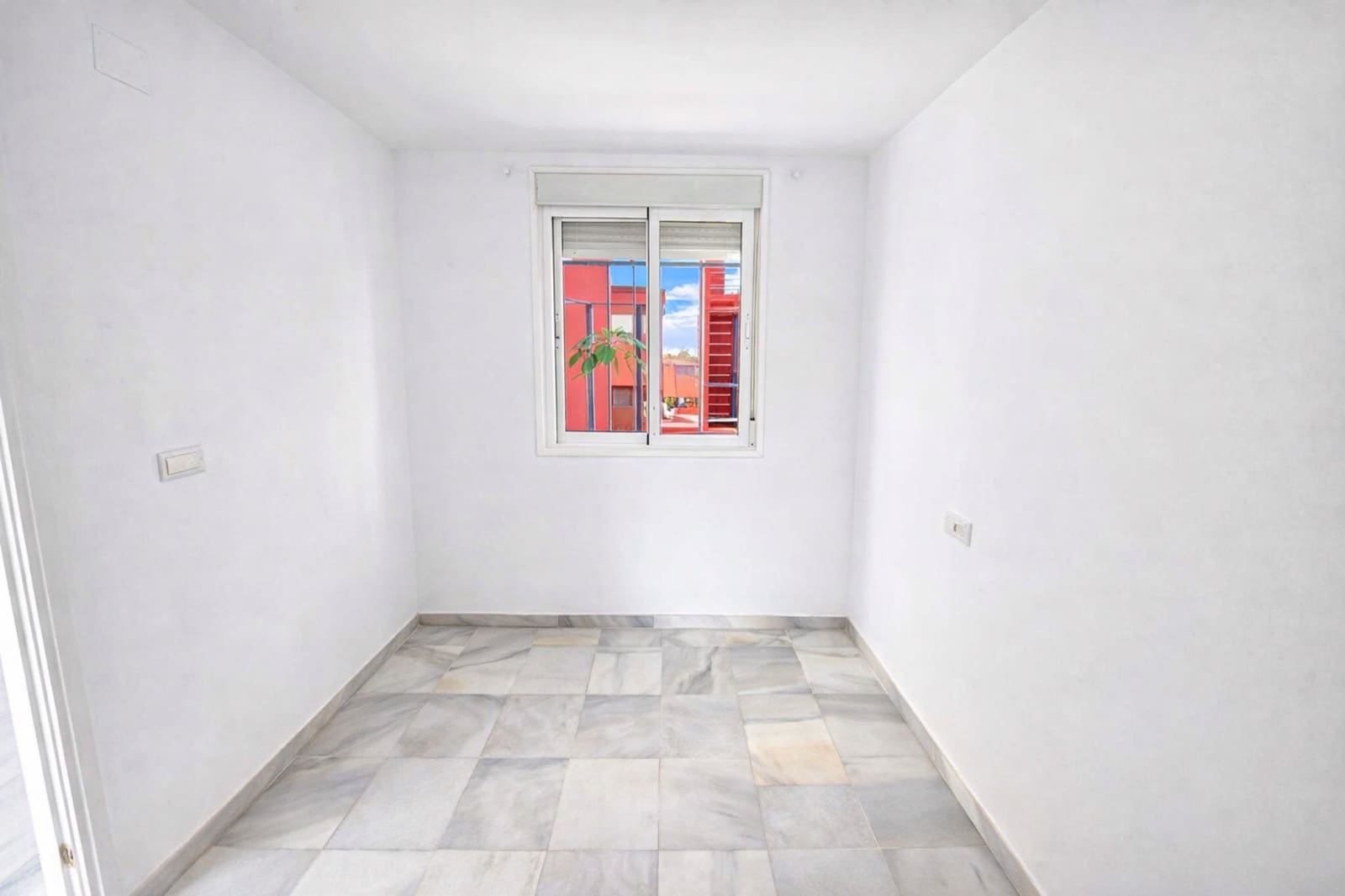 3 quarto Apartamento para venda em La Duquesa / Puerto de la Duquesa com piscina garagem - 275 000 € (Ref: 9836215)