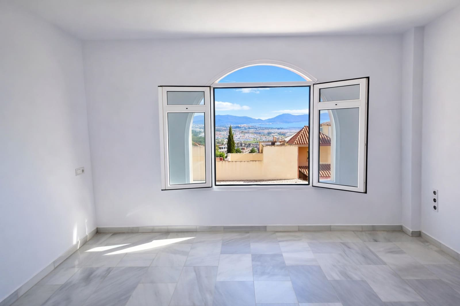 3 quarto Apartamento para venda em La Duquesa / Puerto de la Duquesa com piscina garagem - 275 000 € (Ref: 9836215)
