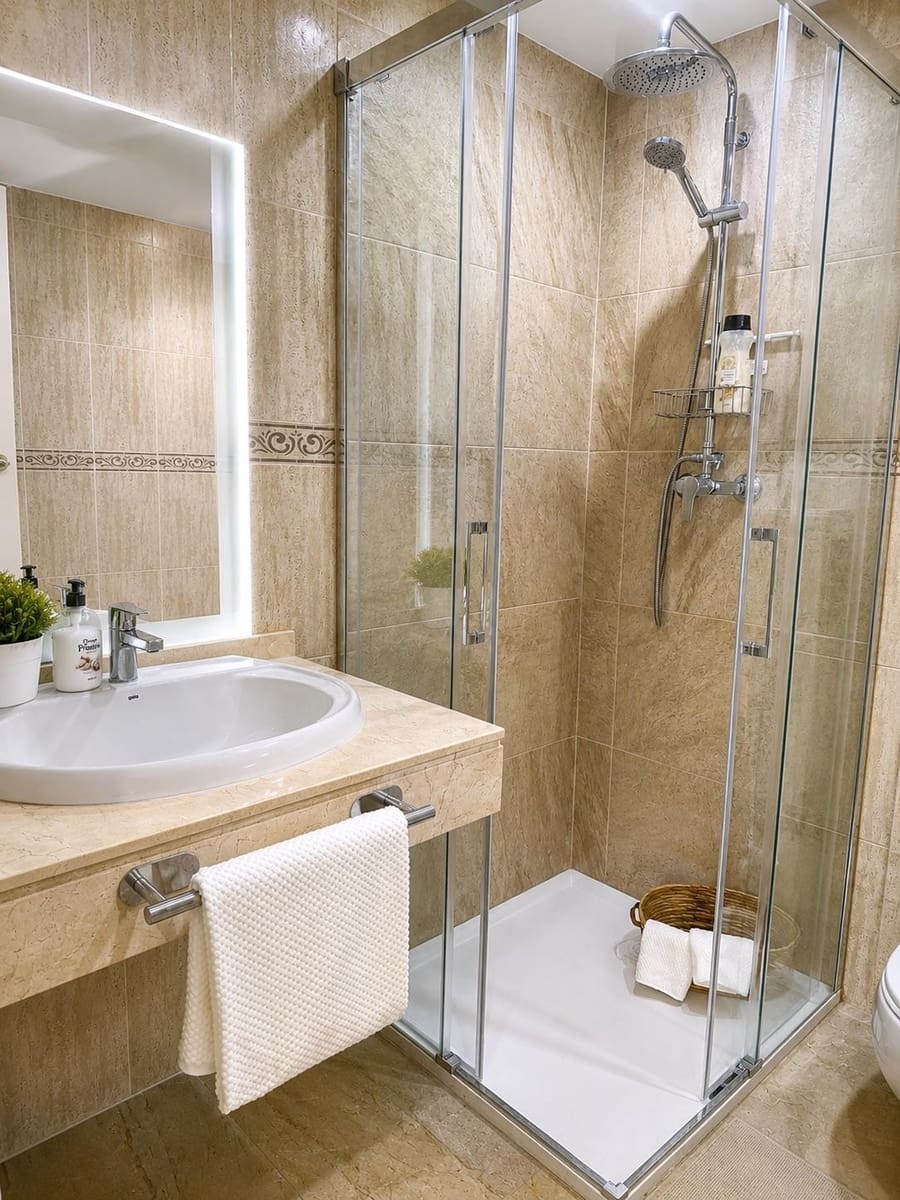 2 quarto Apartamento para venda em La Duquesa / Puerto de la Duquesa com piscina garagem - 298 000 € (Ref: 9849211)