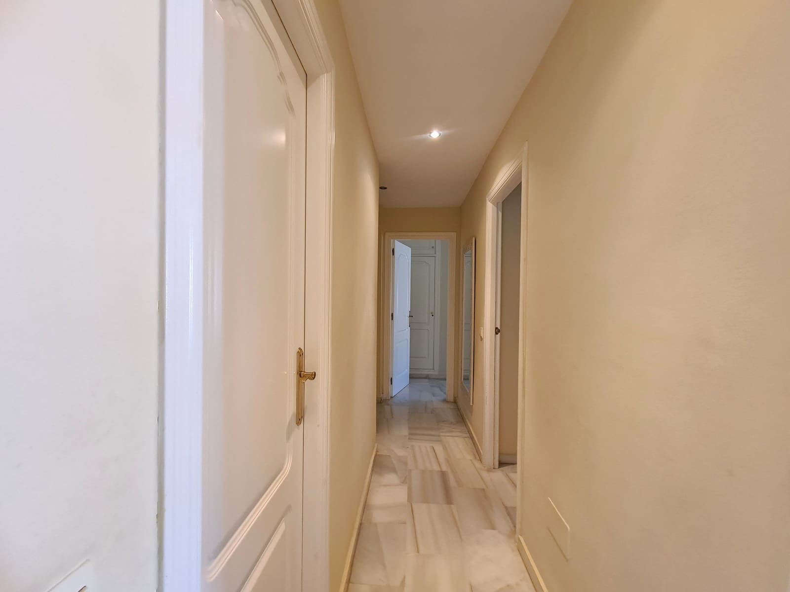 2 chambre Appartement à vendre à San Luis de Sabinillas avec piscine garage - 265 000 € (Ref: 9849212)