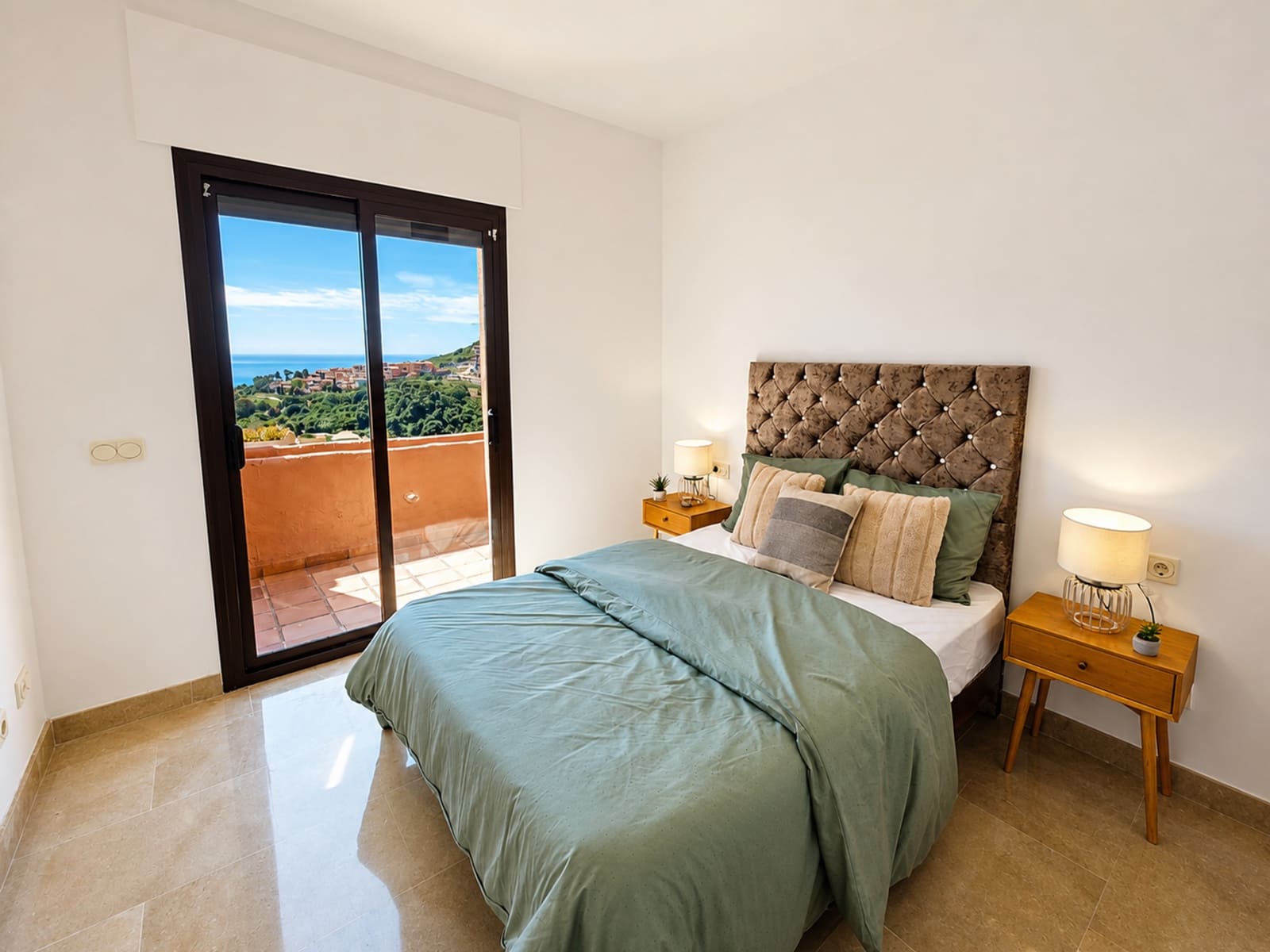 3 bedroom Penthouse for sale in San Luis de Sabinillas with pool garage - € 420,000 (Ref: 9849213)