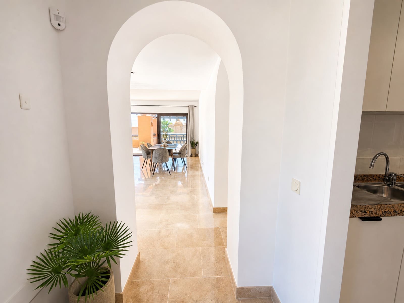 3 bedroom Penthouse for sale in San Luis de Sabinillas with pool garage - € 420,000 (Ref: 9849213)