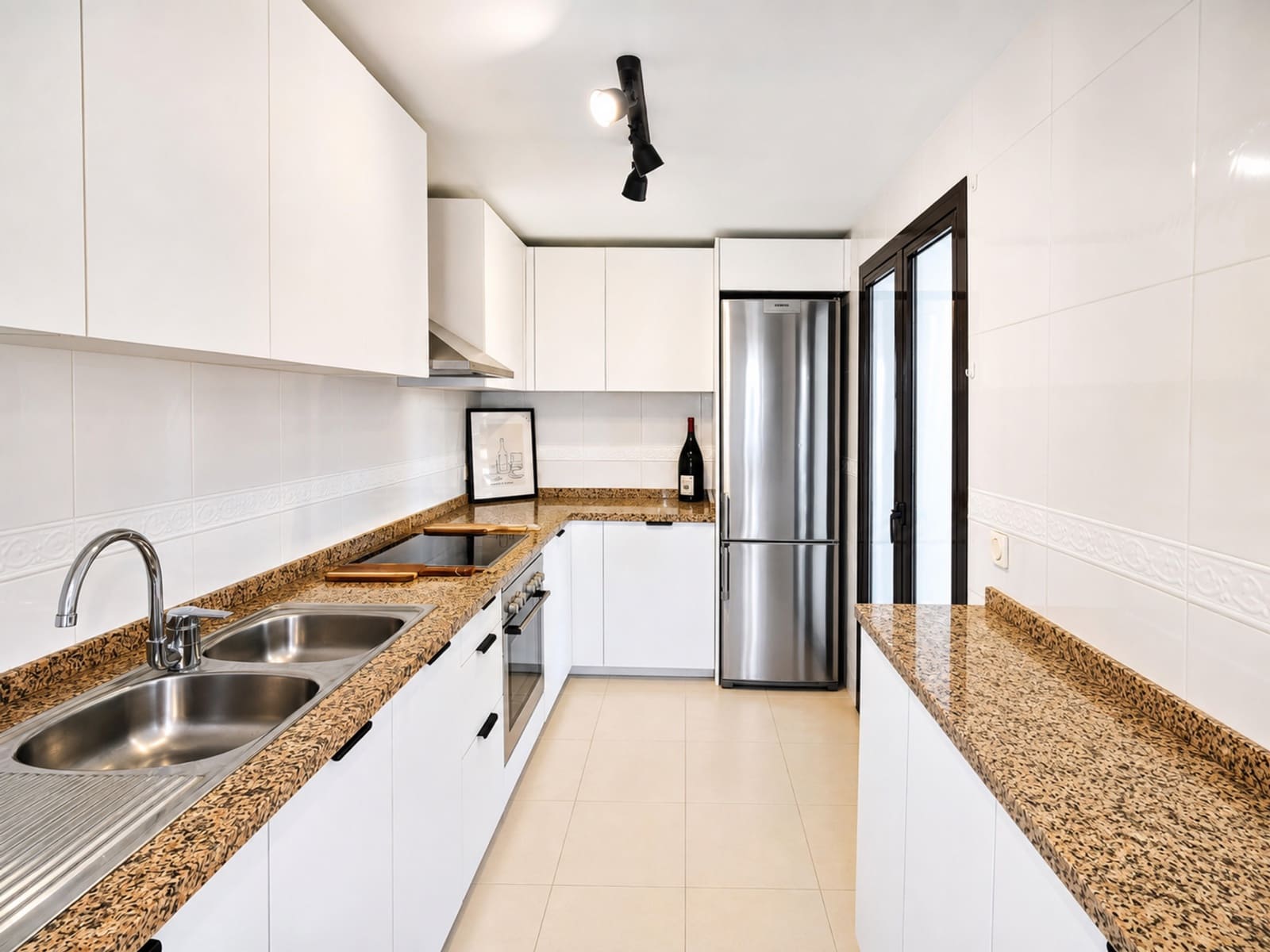 3 bedroom Penthouse for sale in San Luis de Sabinillas with pool garage - € 420,000 (Ref: 9849213)