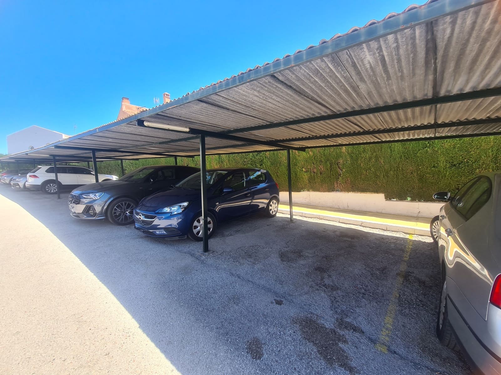 3 quarto Moradia Geminada para venda em Estepona com piscina garagem - 585 000 € (Ref: 9855206)