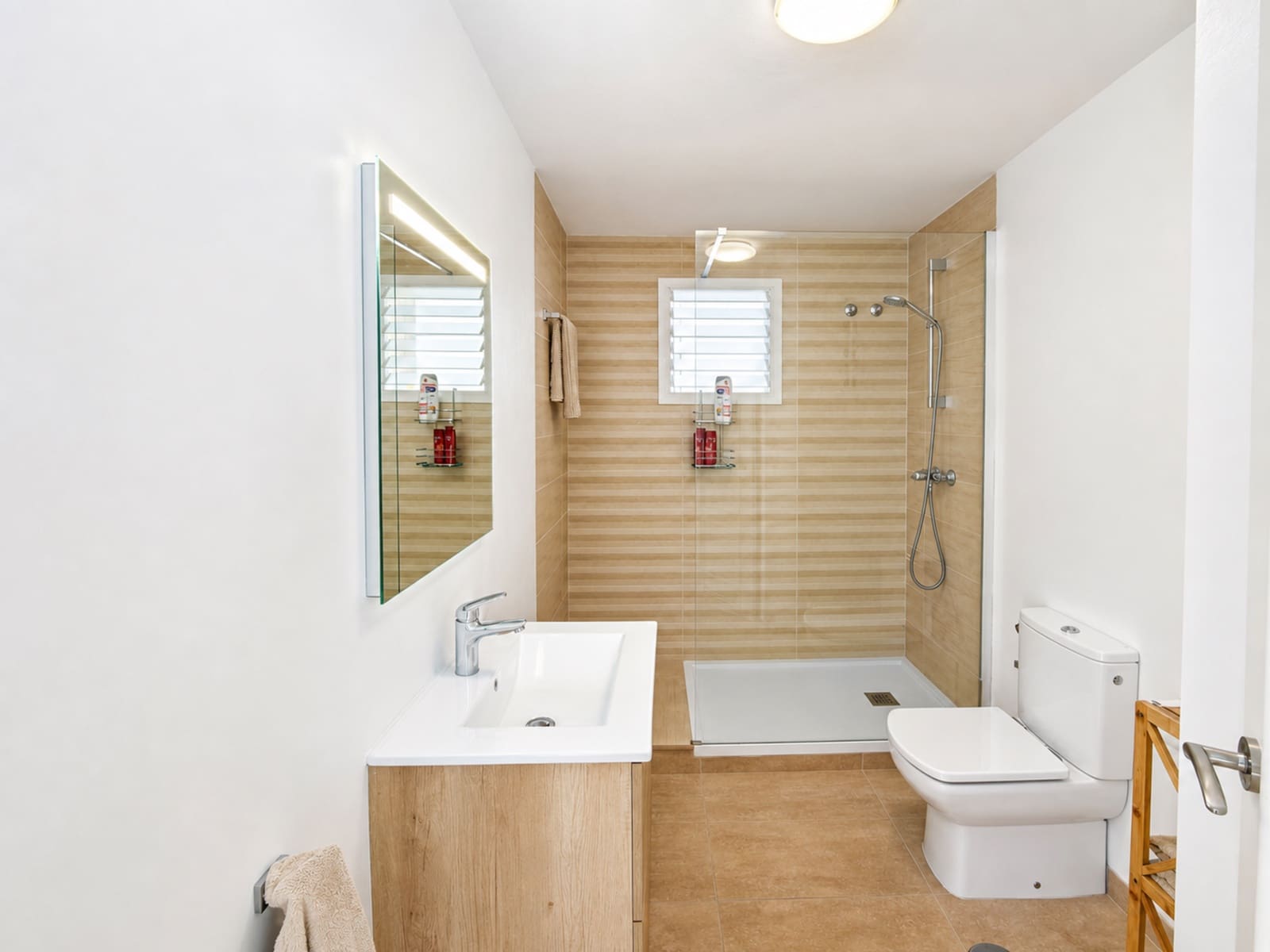2 bedroom Apartment for sale in San Luis de Sabinillas with pool garage - € 270,000 (Ref: 9864990)