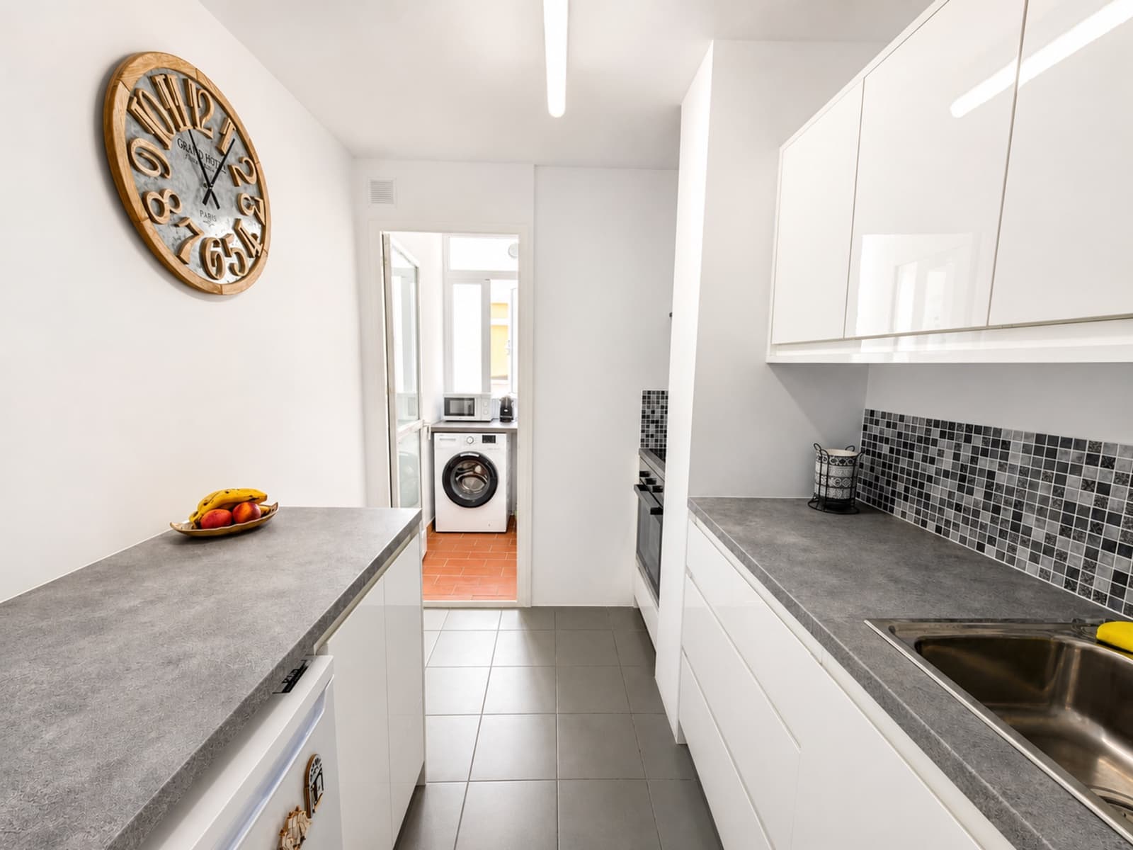 2 bedroom Apartment for sale in San Luis de Sabinillas with pool garage - € 270,000 (Ref: 9864990)