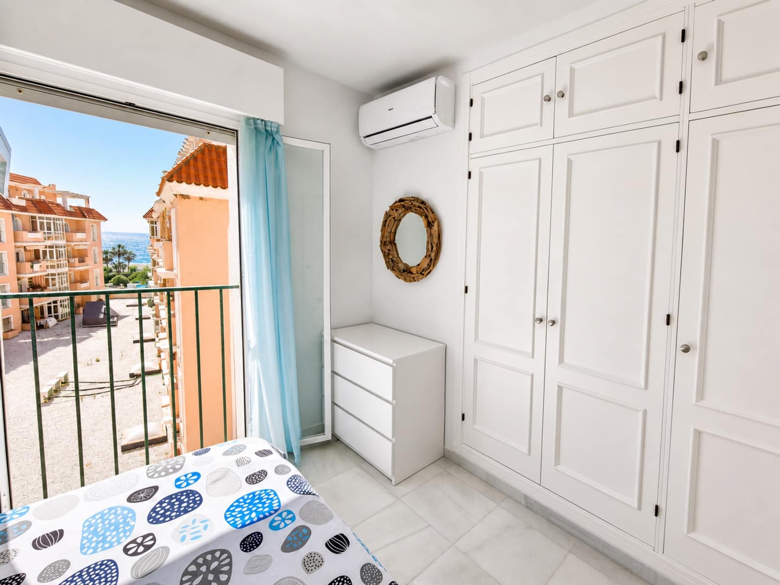 2 bedroom Apartment for sale in San Luis de Sabinillas with pool garage - € 270,000 (Ref: 9864990)
