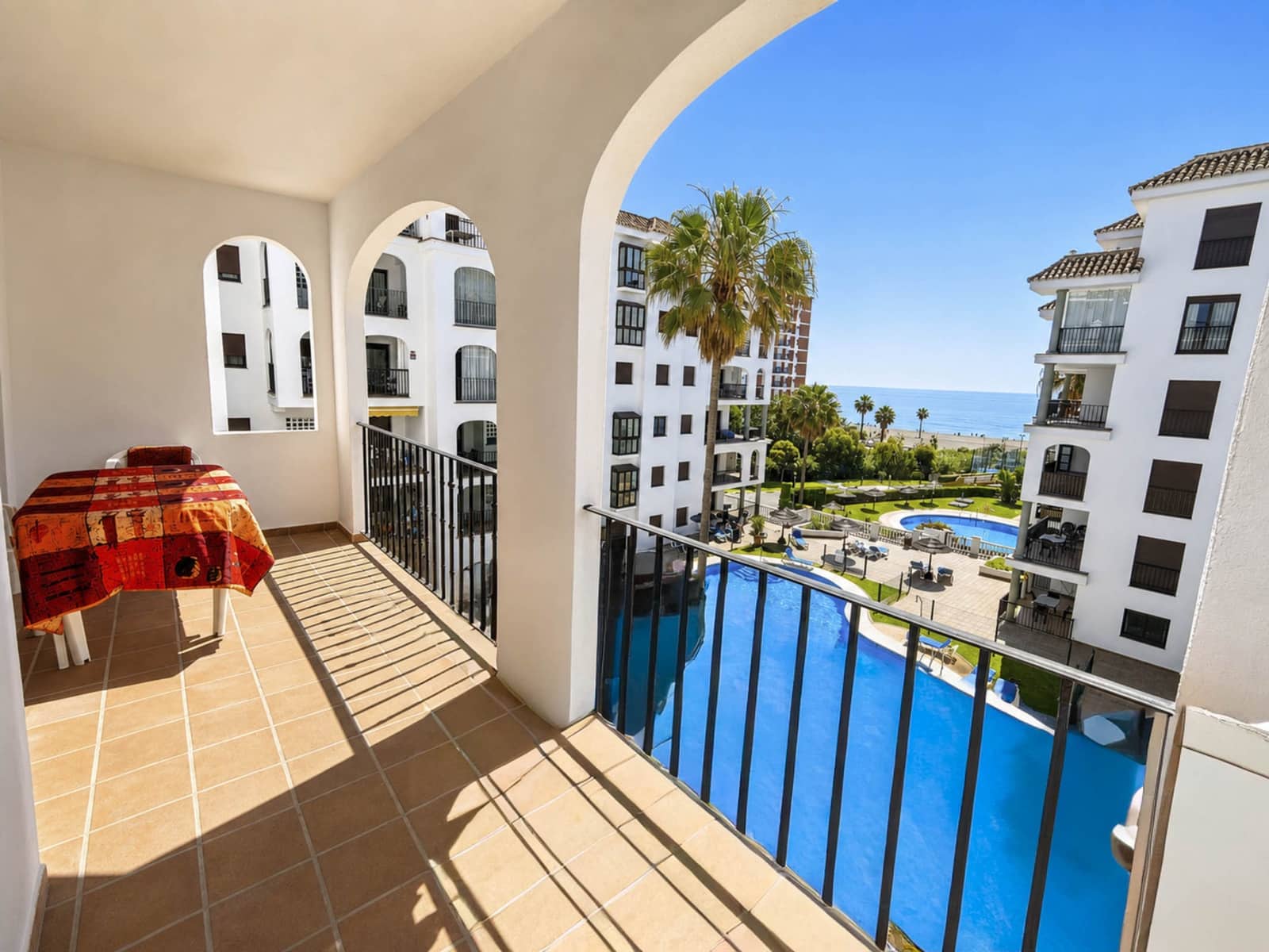1 camera da letto Appartamento in vendita in La Duquesa / Puerto de la Duquesa con piscina garage - 299.000 € (Rif: 9873112)