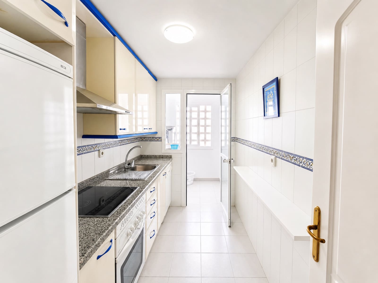 Apartamento de 1 habitación en La Duquesa / Puerto de la Duquesa en venta con piscina garaje - 299.000 € (Ref: 9873112)