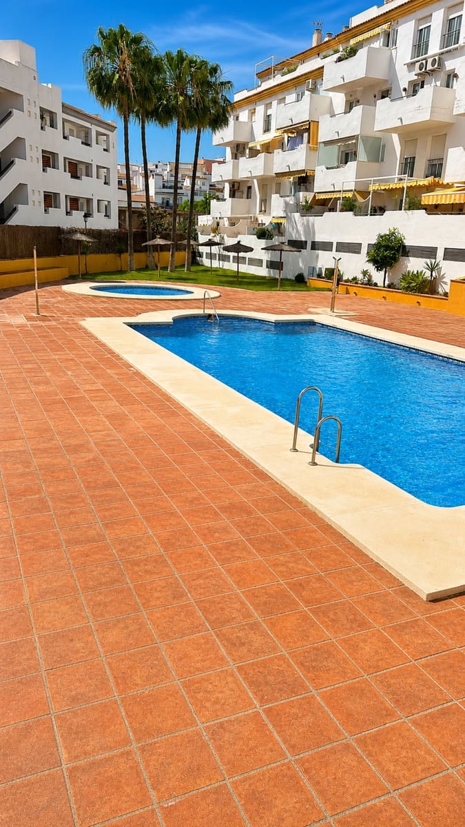 Apartamento de 1 habitación en Manilva en venta con piscina - 179.600 € (Ref: 9873114)