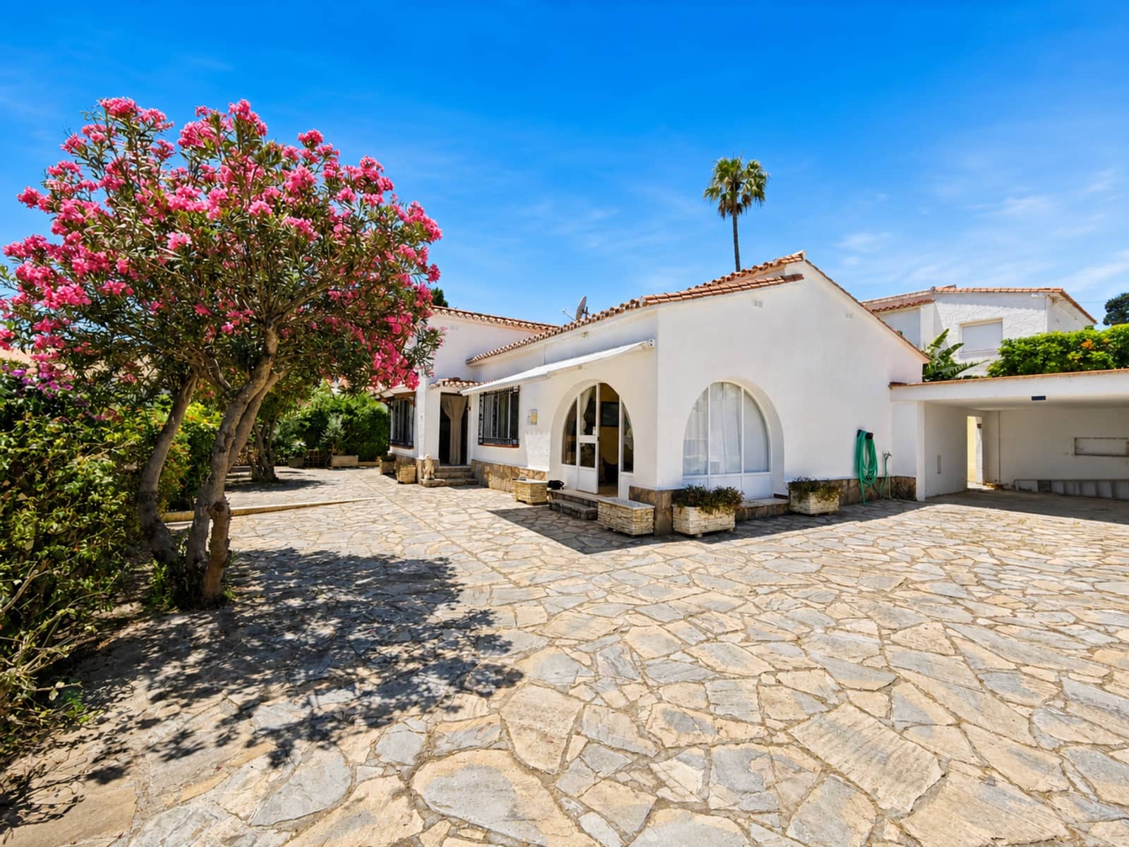 3 camera da letto Villa in vendita in La Duquesa / Puerto de la Duquesa con garage - 595.000 € (Rif: 9873116)
