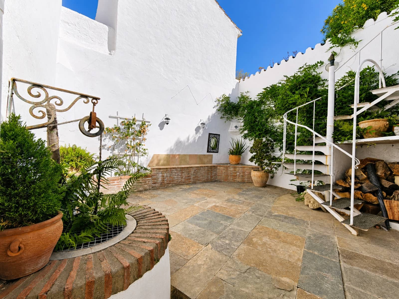 4 bedroom Townhouse for sale in Jimena de la Frontera - € 335,000 (Ref: 9929027)