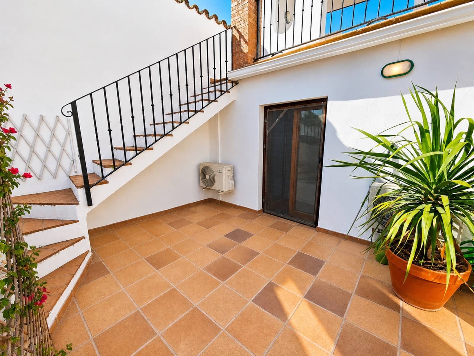 4 bedroom Townhouse for sale in Jimena de la Frontera - € 335,000 (Ref: 9929027)