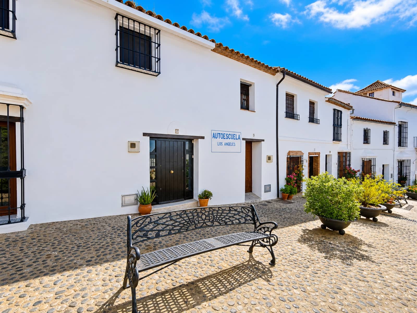4 bedroom Townhouse for sale in Jimena de la Frontera - € 335,000 (Ref: 9929027)