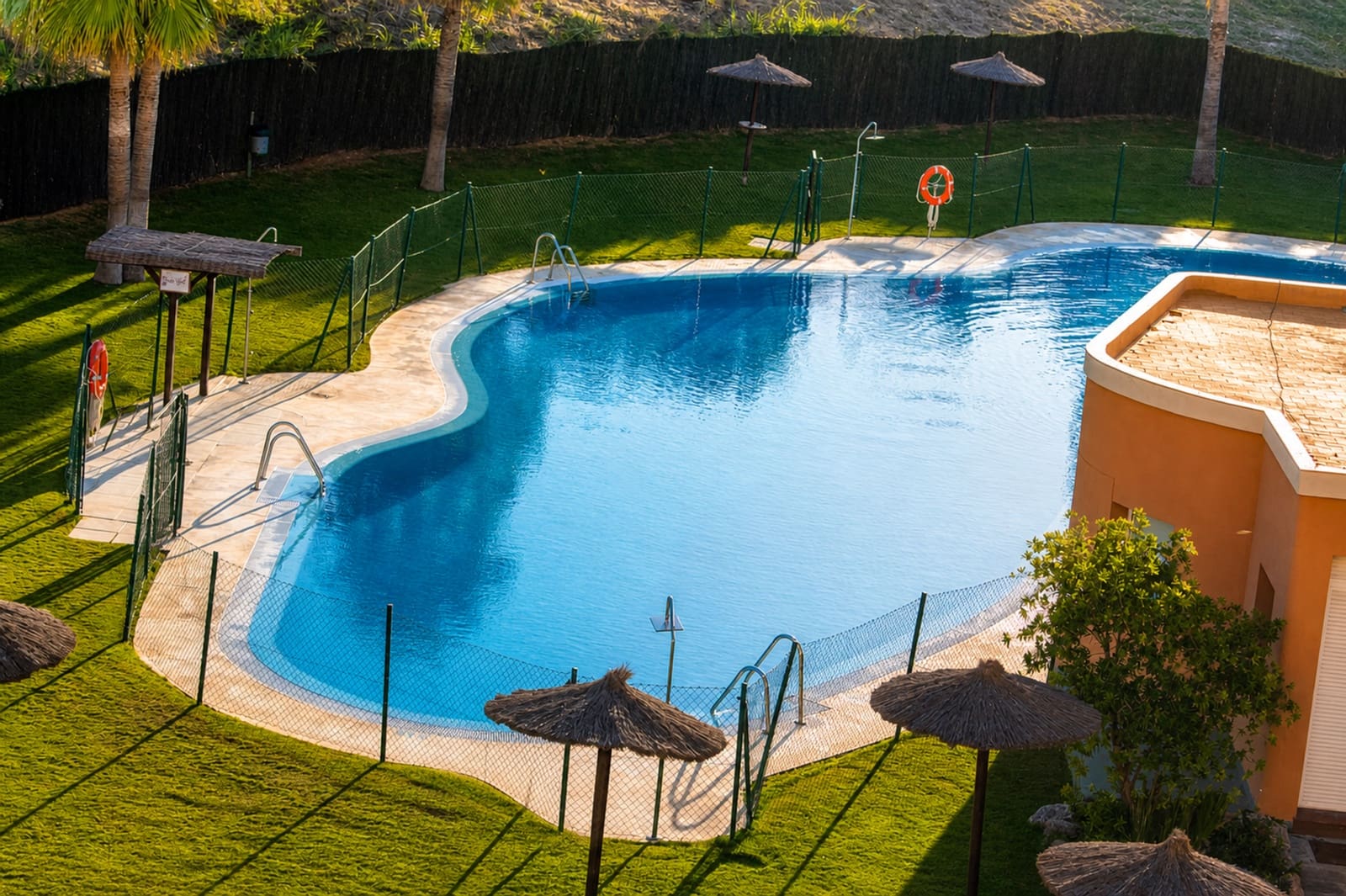 1 bedroom Apartment for sale in San Luis de Sabinillas with pool garage - € 227,500 (Ref: 9929028)