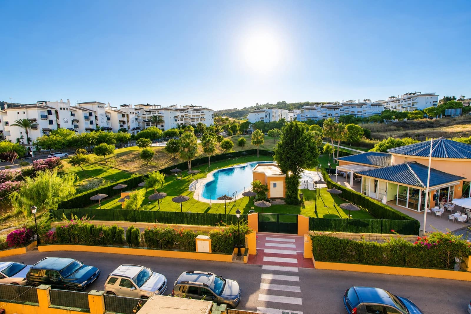 1 bedroom Apartment for sale in San Luis de Sabinillas with pool garage - € 227,500 (Ref: 9929028)