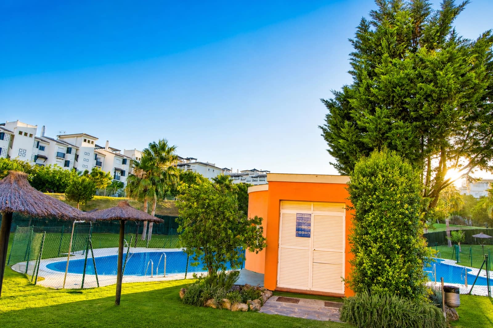 1 bedroom Apartment for sale in San Luis de Sabinillas with pool garage - € 227,500 (Ref: 9929028)