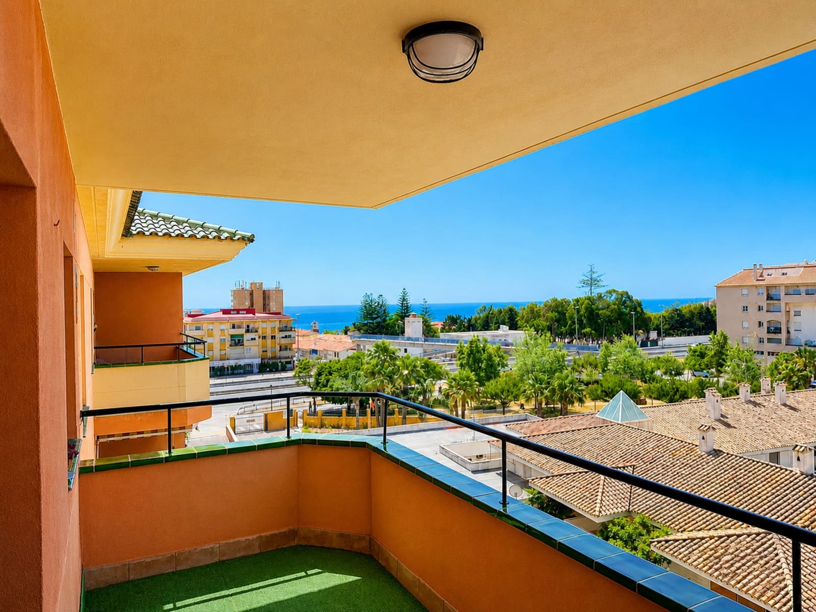 1 bedroom Apartment for sale in San Luis de Sabinillas with pool garage - € 227,500 (Ref: 9929028)