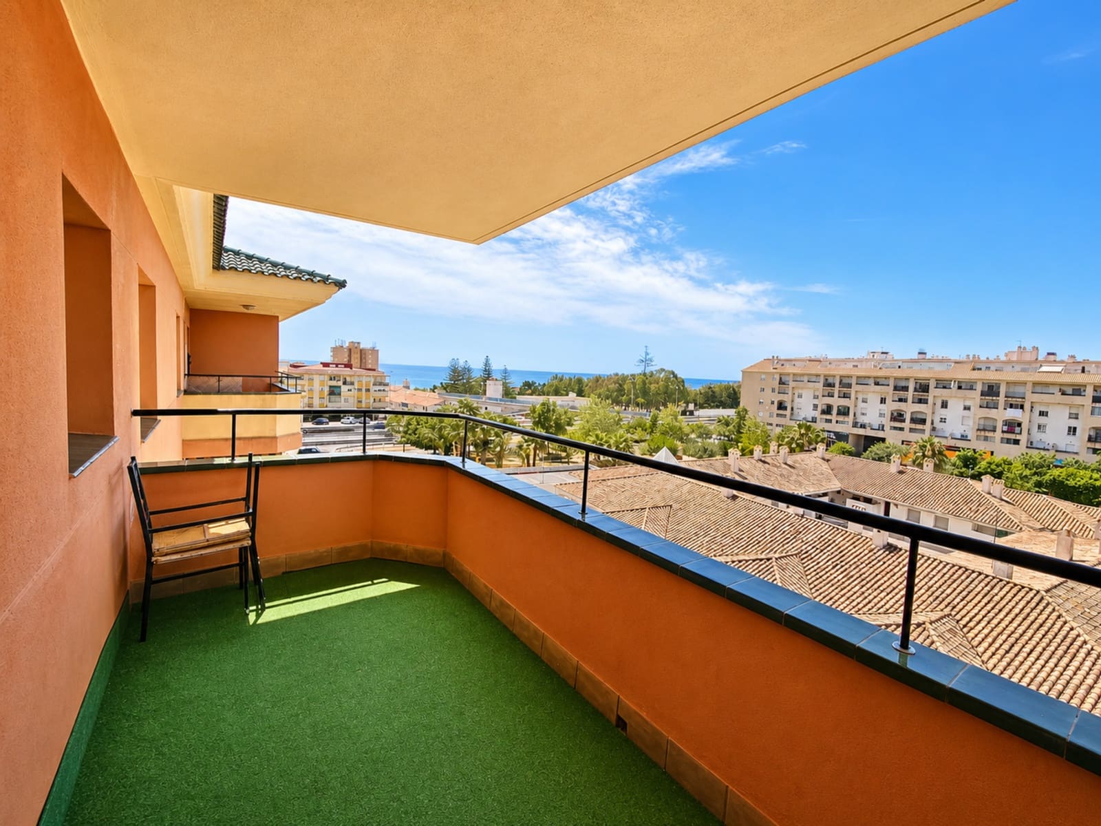 1 bedroom Apartment for sale in San Luis de Sabinillas with pool garage - € 227,500 (Ref: 9929028)