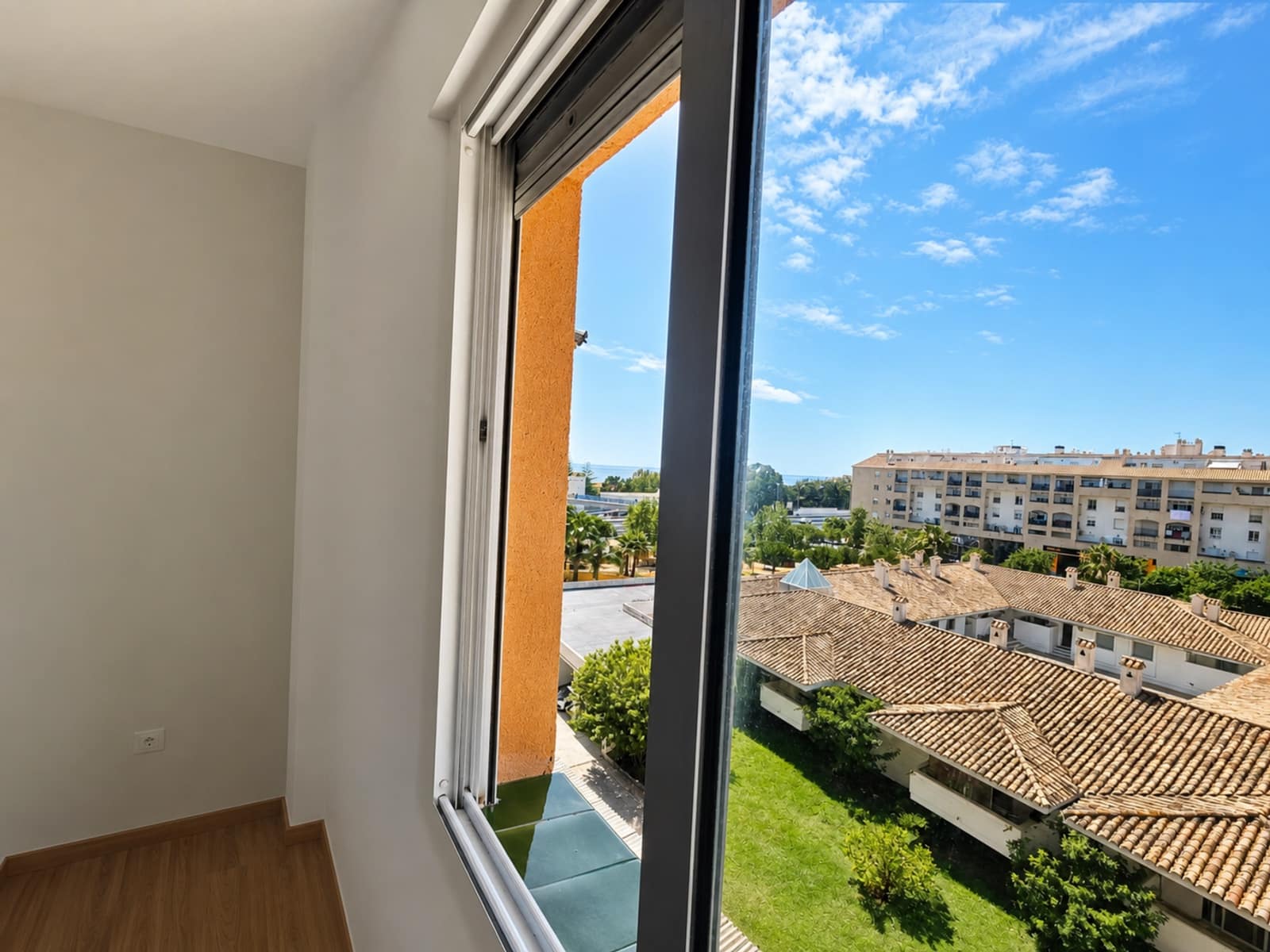1 bedroom Apartment for sale in San Luis de Sabinillas with pool garage - € 227,500 (Ref: 9929028)