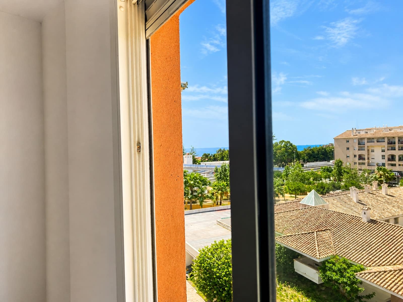 1 bedroom Apartment for sale in San Luis de Sabinillas with pool garage - € 227,500 (Ref: 9929028)