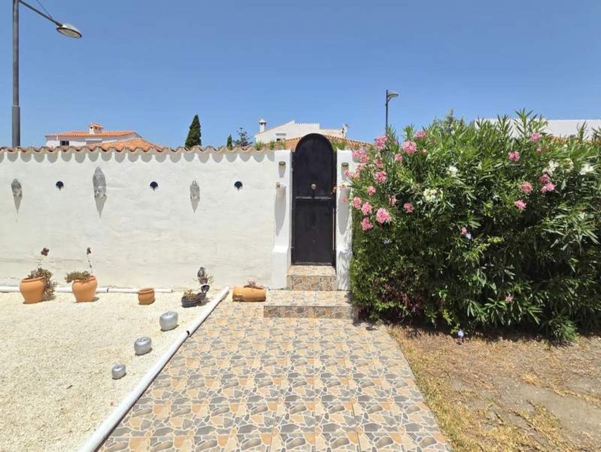 5 soverom Villa til salgs i La Duquesa / Puerto de la Duquesa med svømmebasseng garasje - € 595 000 (Ref: 9941969)