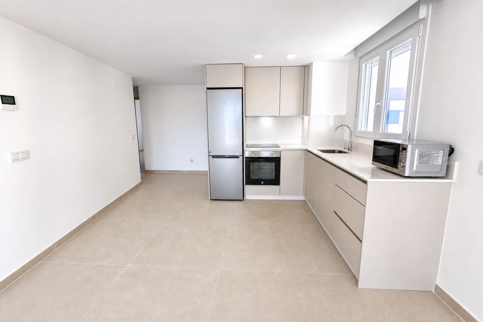 2 soverom Leilighet til salgs i La Duquesa / Puerto de la Duquesa med svømmebasseng garasje - € 399 000 (Ref: 9949390)