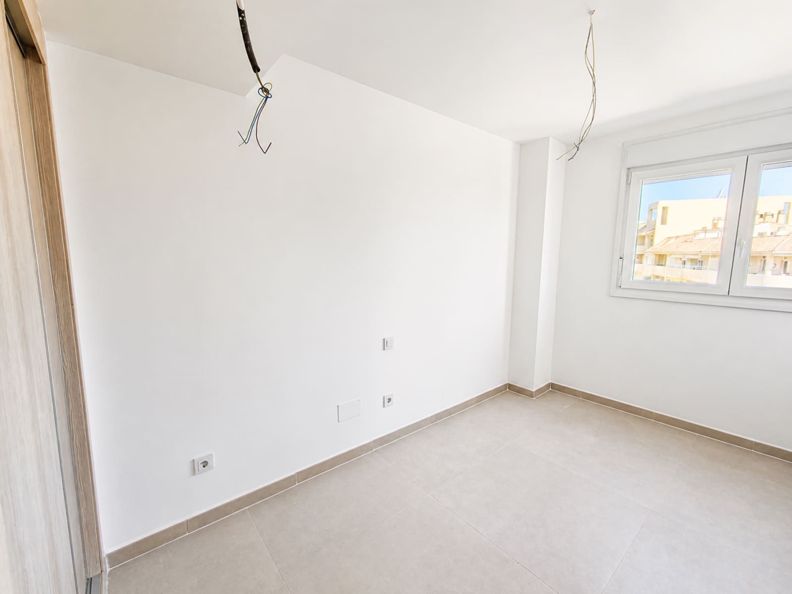 2 soverom Leilighet til salgs i La Duquesa / Puerto de la Duquesa med svømmebasseng garasje - € 399 000 (Ref: 9949390)