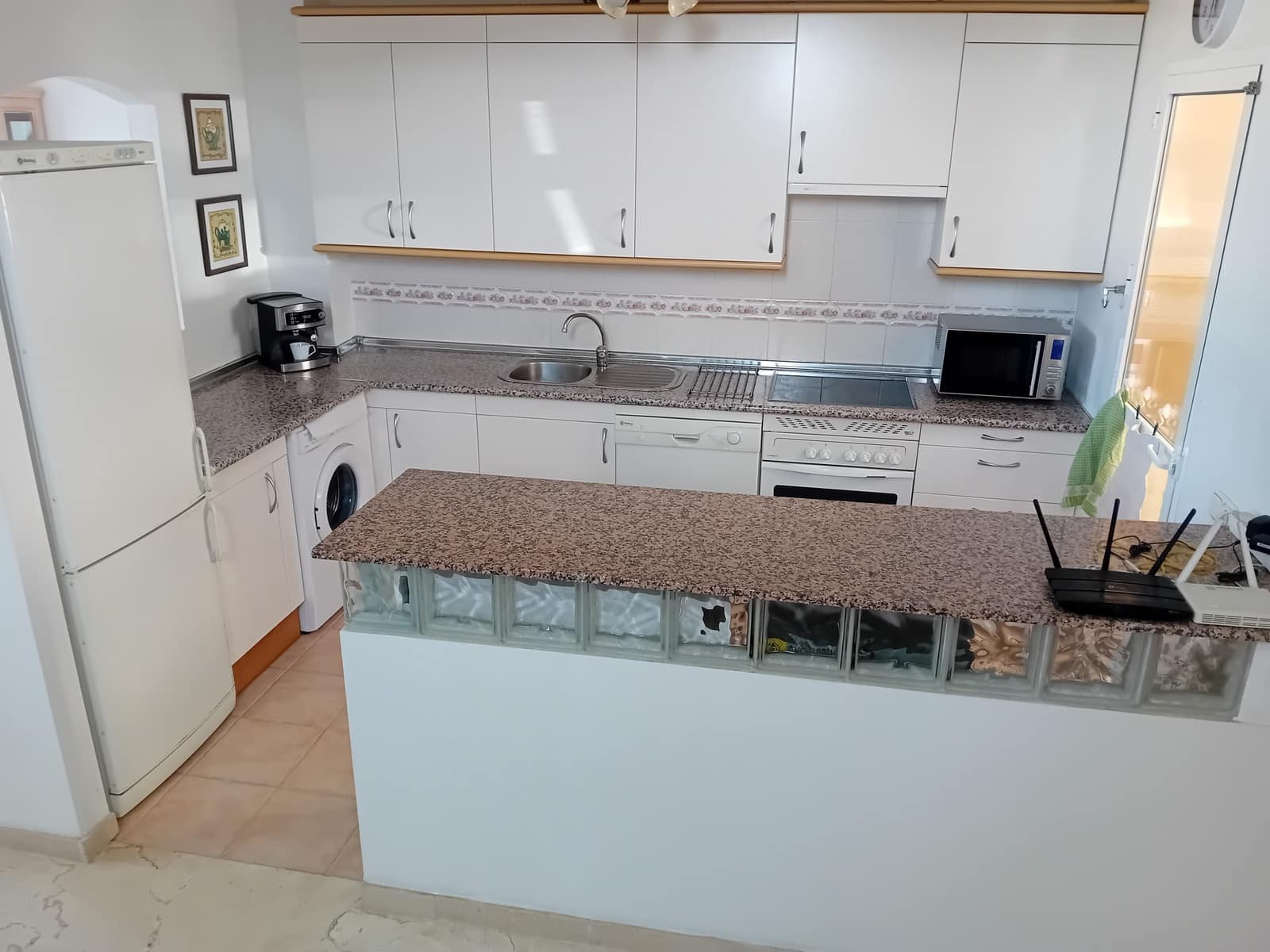 3 soveværelse Semi-Rækkehus til salg i Manilva med swimmingpool garage - € 335.000 (Ref: 9952303)