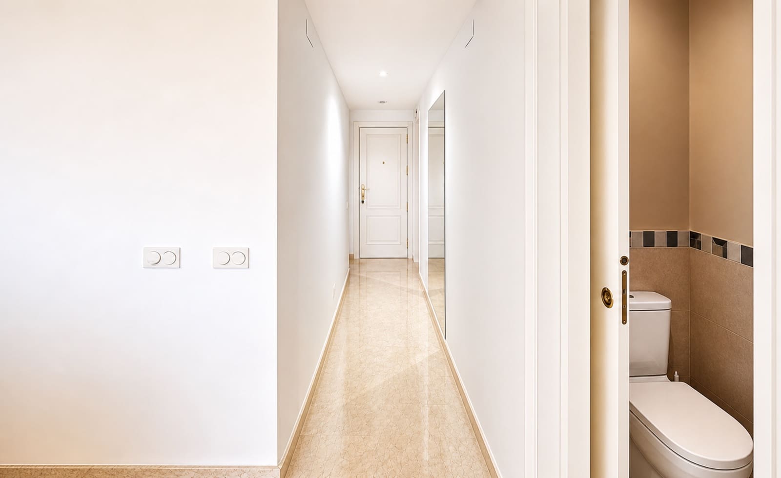 2 sypialnia Apartament na sprzedaż w La Duquesa / Puerto de la Duquesa z basenem garażem - 349 000 € (Ref: 9957609)
