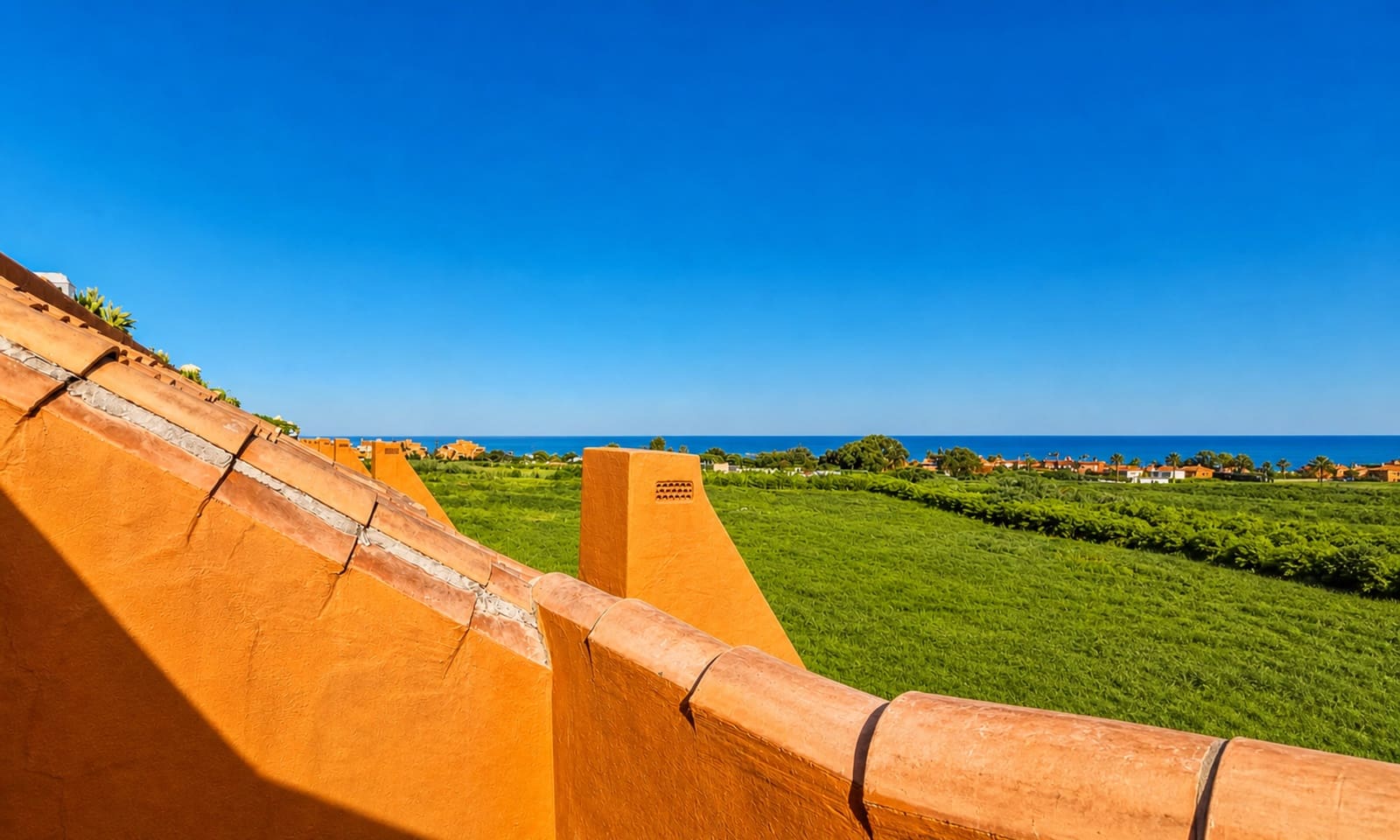 2 sypialnia Apartament na sprzedaż w La Duquesa / Puerto de la Duquesa z basenem garażem - 349 000 € (Ref: 9957609)