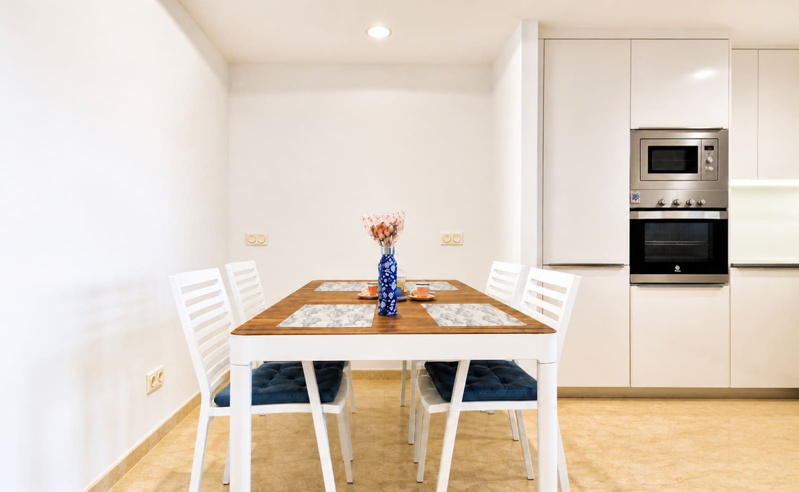 2 sypialnia Apartament na sprzedaż w La Duquesa / Puerto de la Duquesa z basenem garażem - 349 000 € (Ref: 9957609)