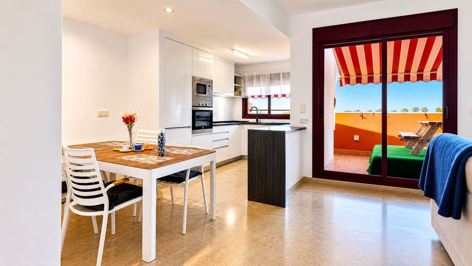 2 sypialnia Apartament na sprzedaż w La Duquesa / Puerto de la Duquesa z basenem garażem - 349 000 € (Ref: 9957609)