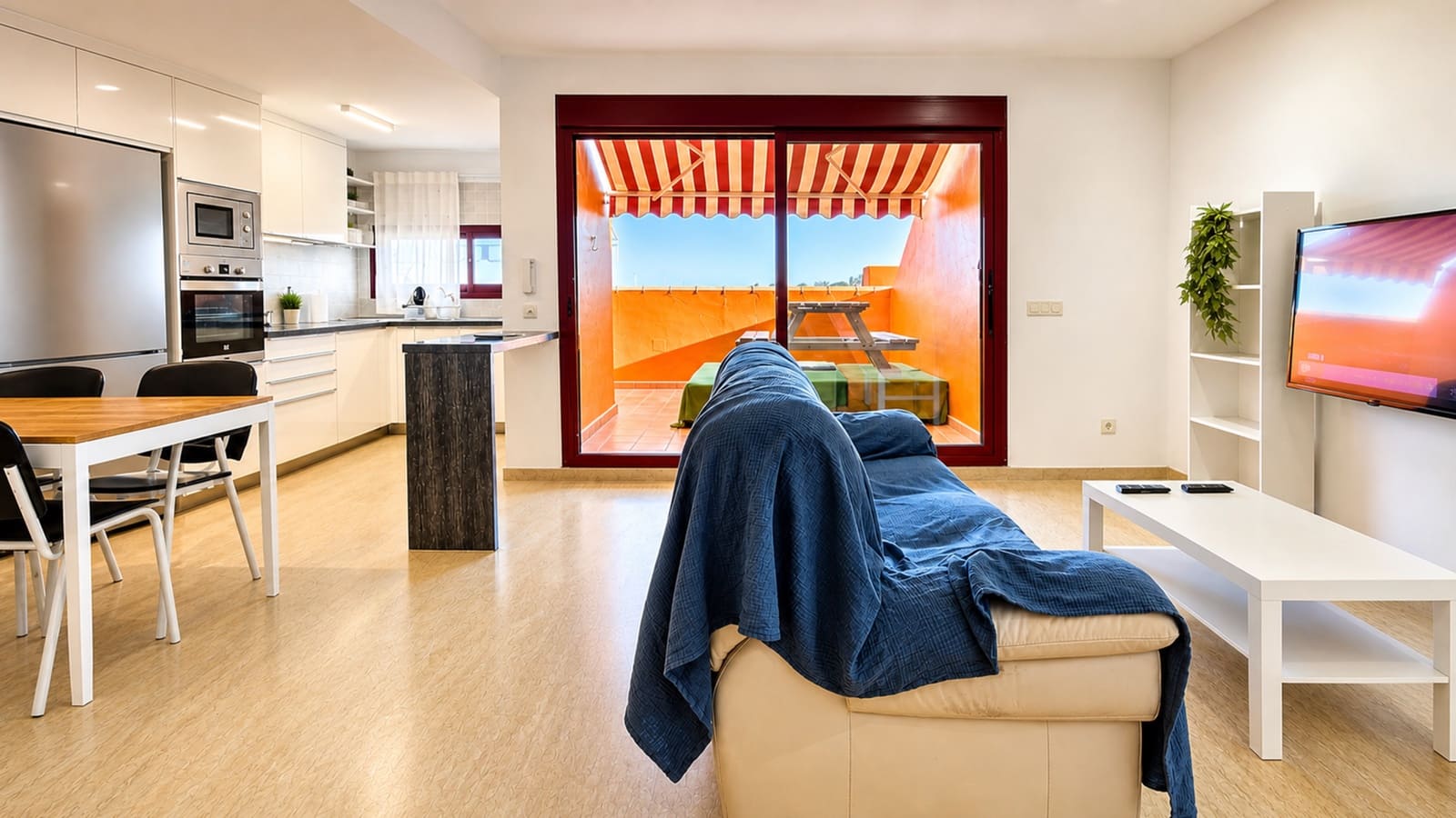 2 sypialnia Apartament na sprzedaż w La Duquesa / Puerto de la Duquesa z basenem garażem - 349 000 € (Ref: 9957609)