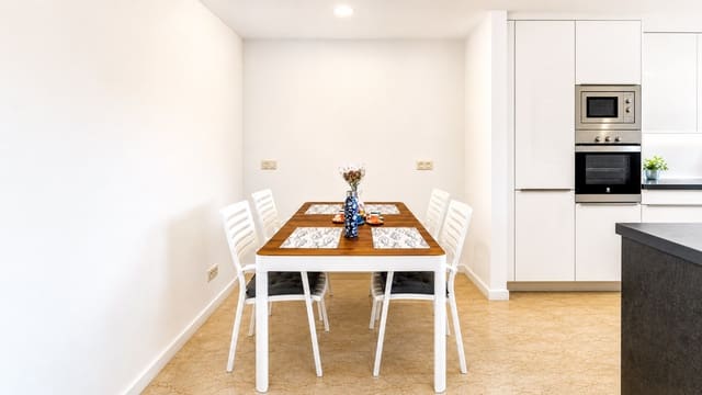 2 sypialnia Apartament na sprzedaż w La Duquesa / Puerto de la Duquesa, Manilva z basenem garażem - 349 000 € (Ref: 9957609)