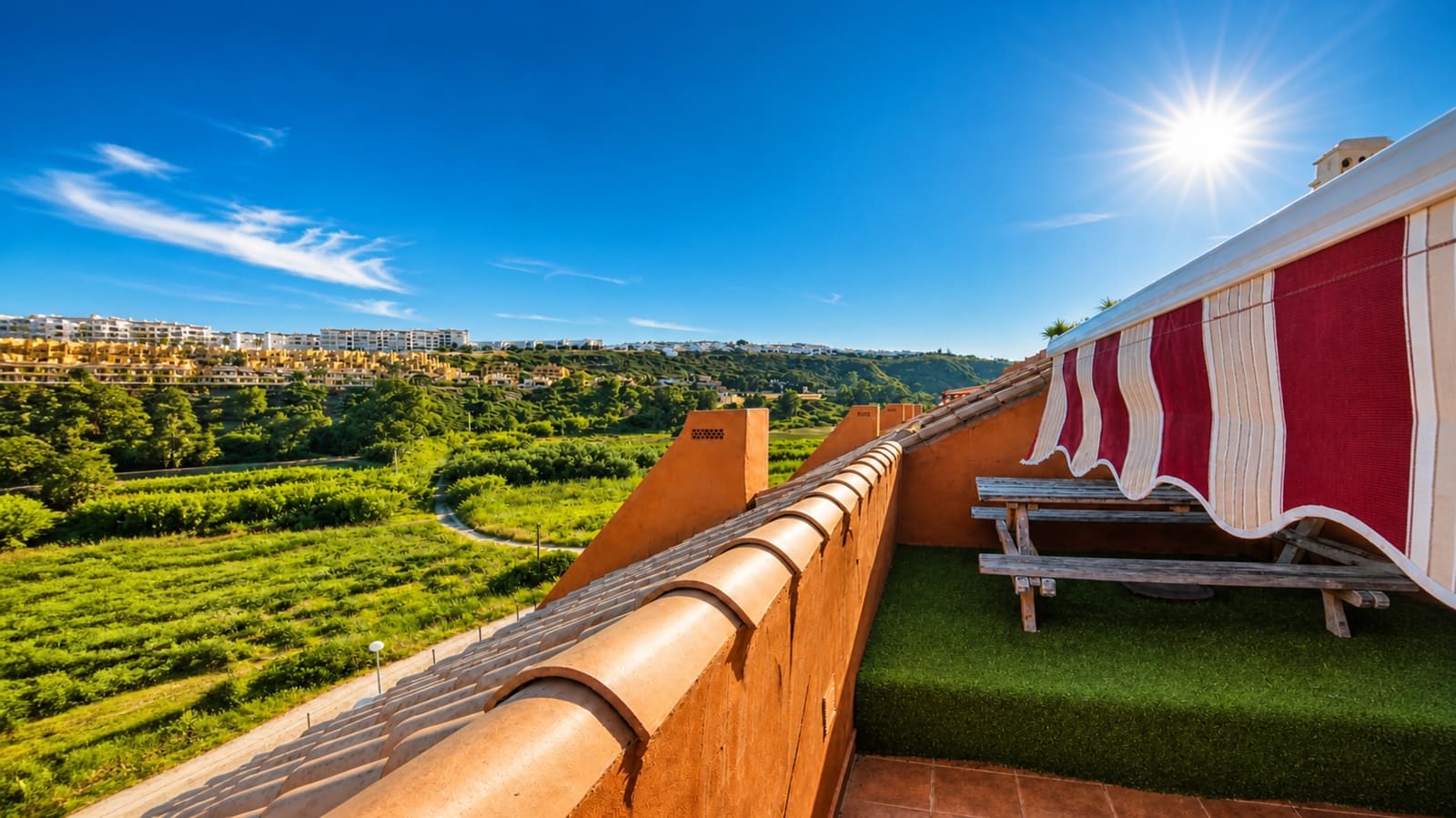 2 sypialnia Apartament na sprzedaż w La Duquesa / Puerto de la Duquesa z basenem garażem - 349 000 € (Ref: 9957609)
