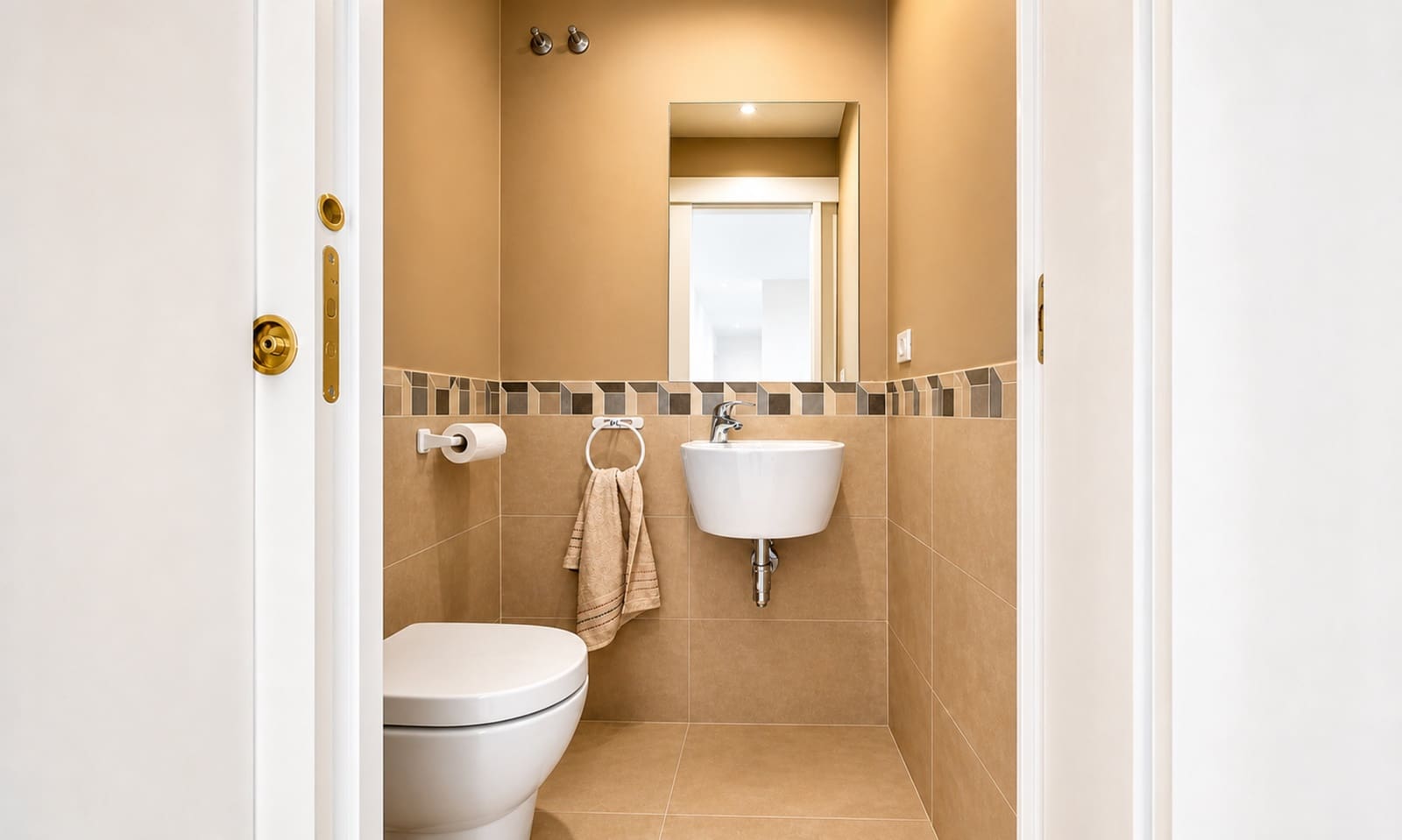 2 sypialnia Apartament na sprzedaż w La Duquesa / Puerto de la Duquesa z basenem garażem - 349 000 € (Ref: 9957609)