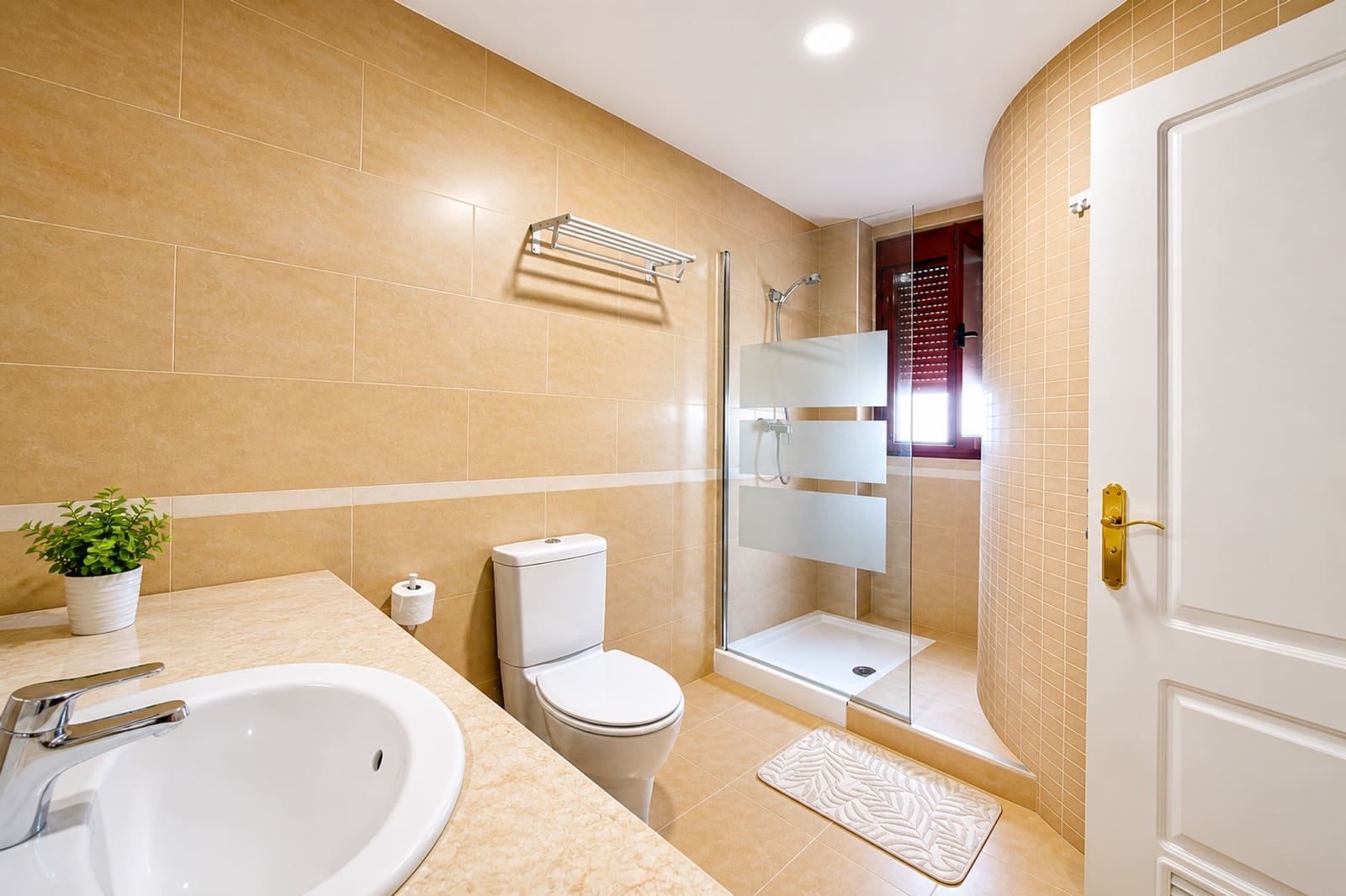 2 sypialnia Apartament na sprzedaż w La Duquesa / Puerto de la Duquesa z basenem garażem - 349 000 € (Ref: 9957609)