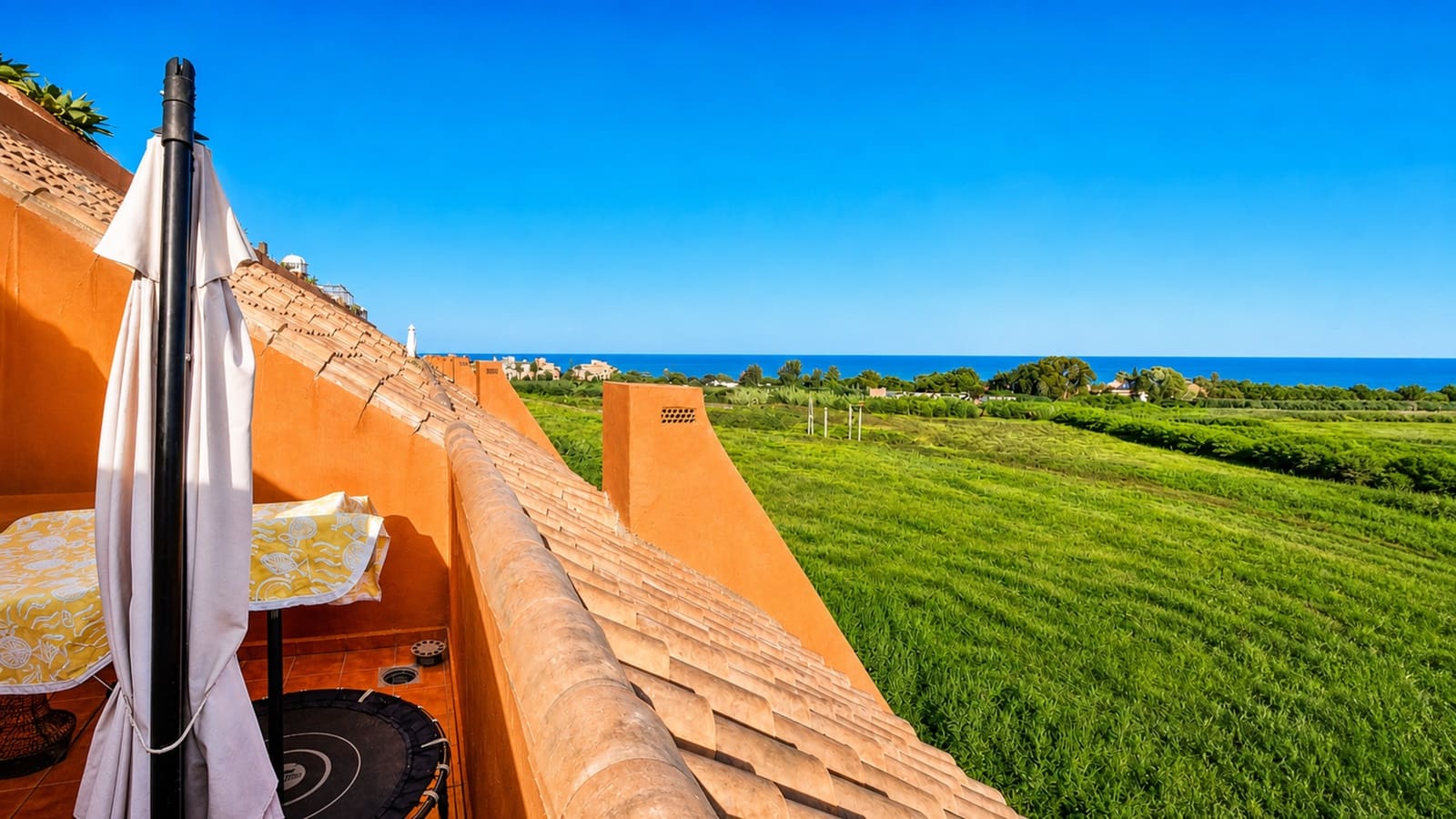 2 sypialnia Apartament na sprzedaż w La Duquesa / Puerto de la Duquesa z basenem garażem - 349 000 € (Ref: 9957609)