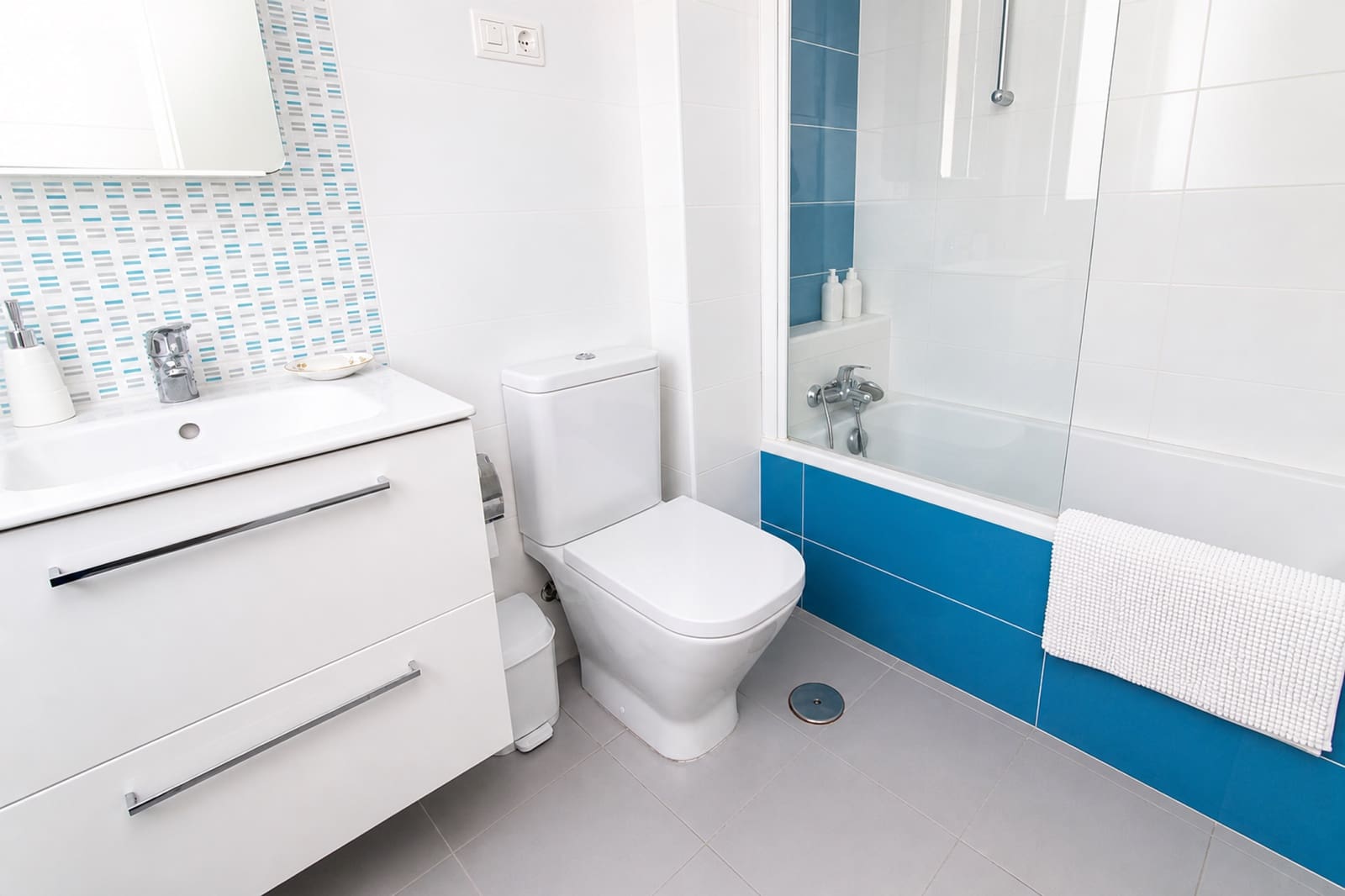 3 sypialnia Penthouse na sprzedaż w San Luis de Sabinillas z basenem garażem - 399 000 € (Ref: 9959385)