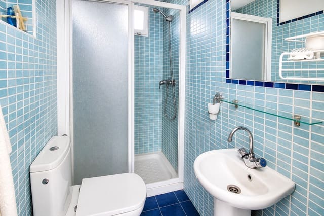 3 sypialnia Penthouse na sprzedaż w San Luis de Sabinillas, Manilva z basenem garażem - 399 000 € (Ref: 9959385)