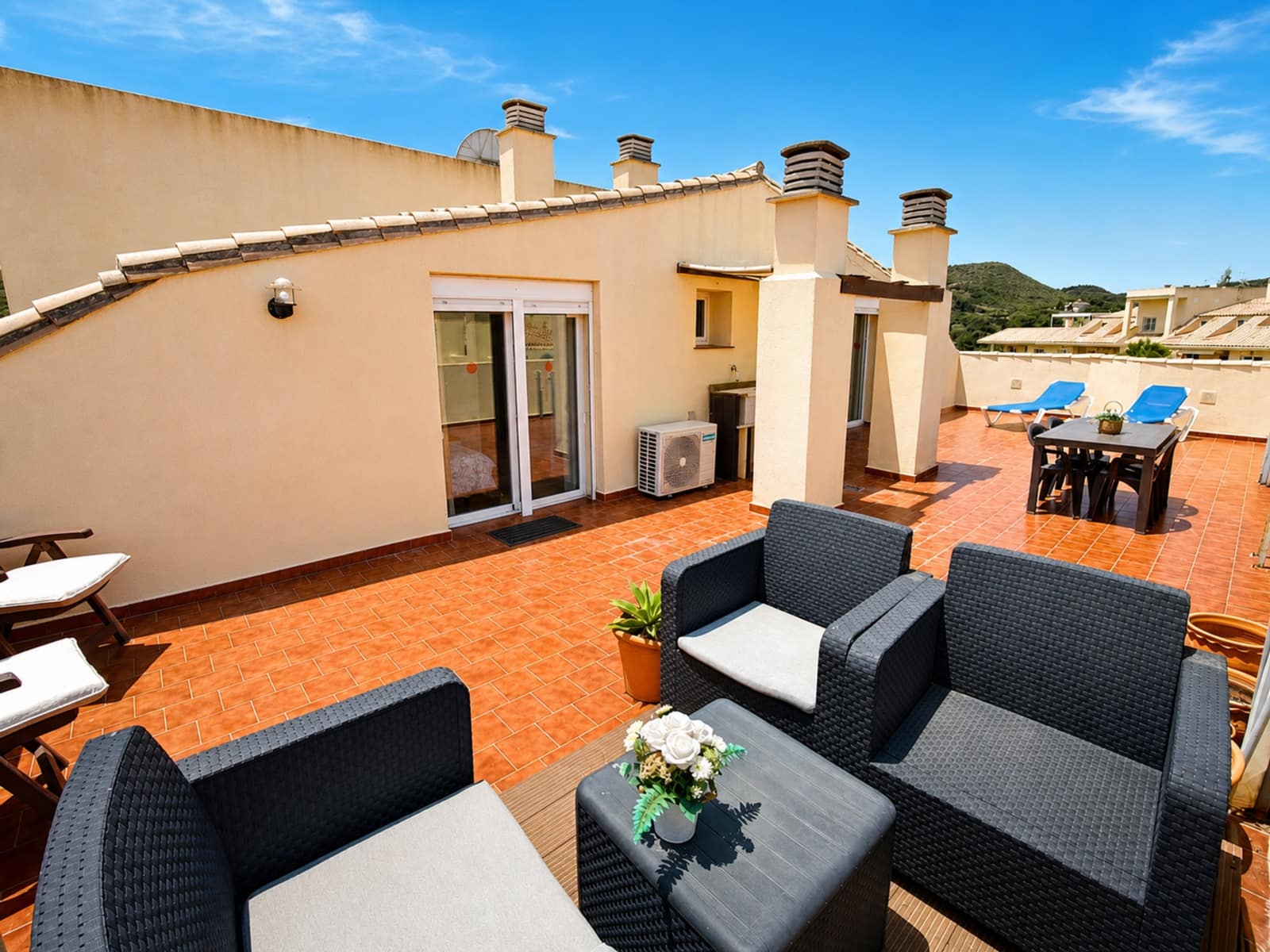 2 soveværelse Lejlighed til salg i La Duquesa / Puerto de la Duquesa med swimmingpool garage - € 260.000 (Ref: 9972986)