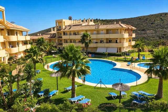 2 bedroom Apartment for sale in La Duquesa / Puerto de la Duquesa, Manilva with pool garage - € 260,000 (Ref: 9972986)
